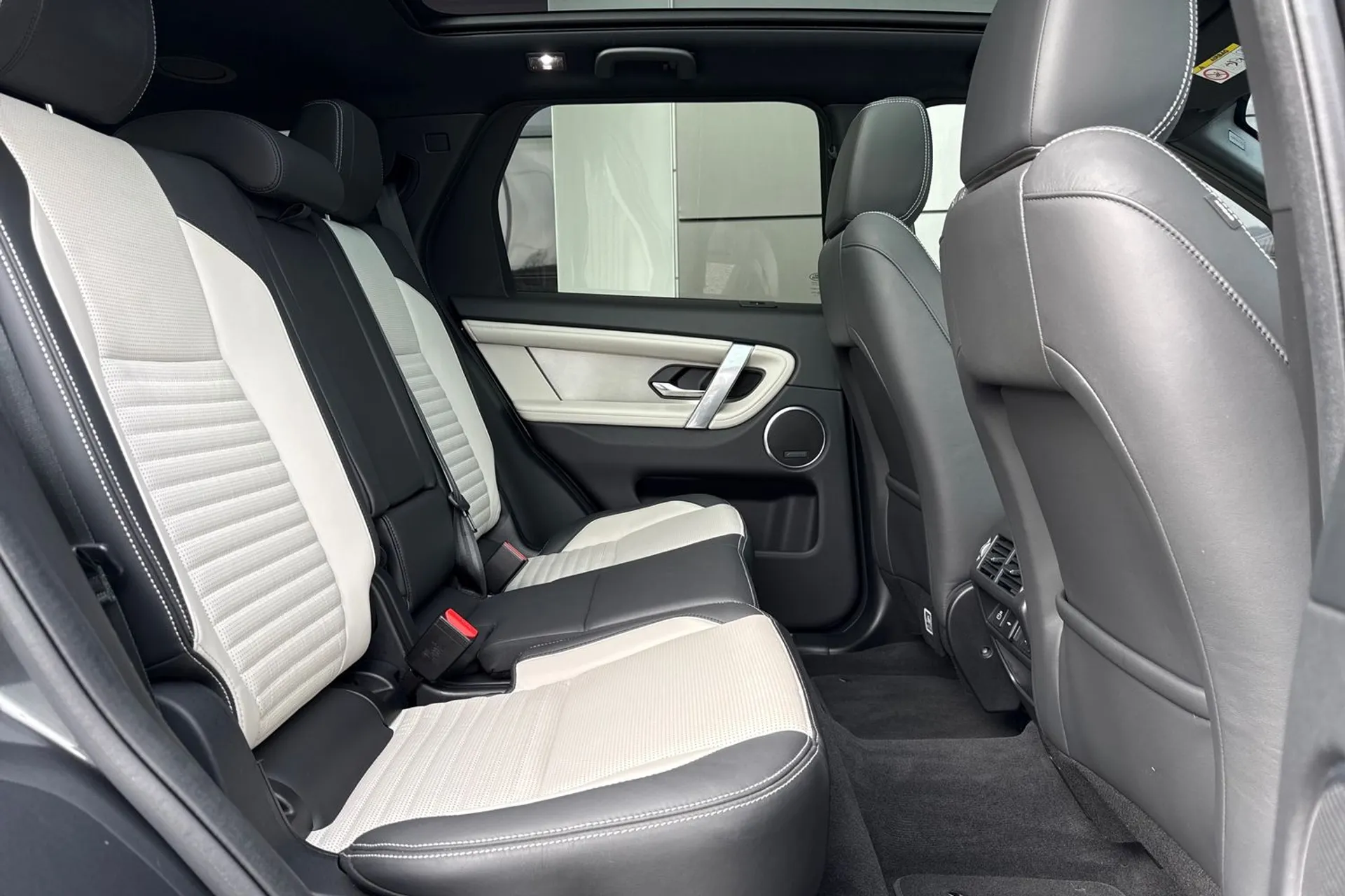 LAND ROVER DISCOVERY SPORT thumbnail image number 21