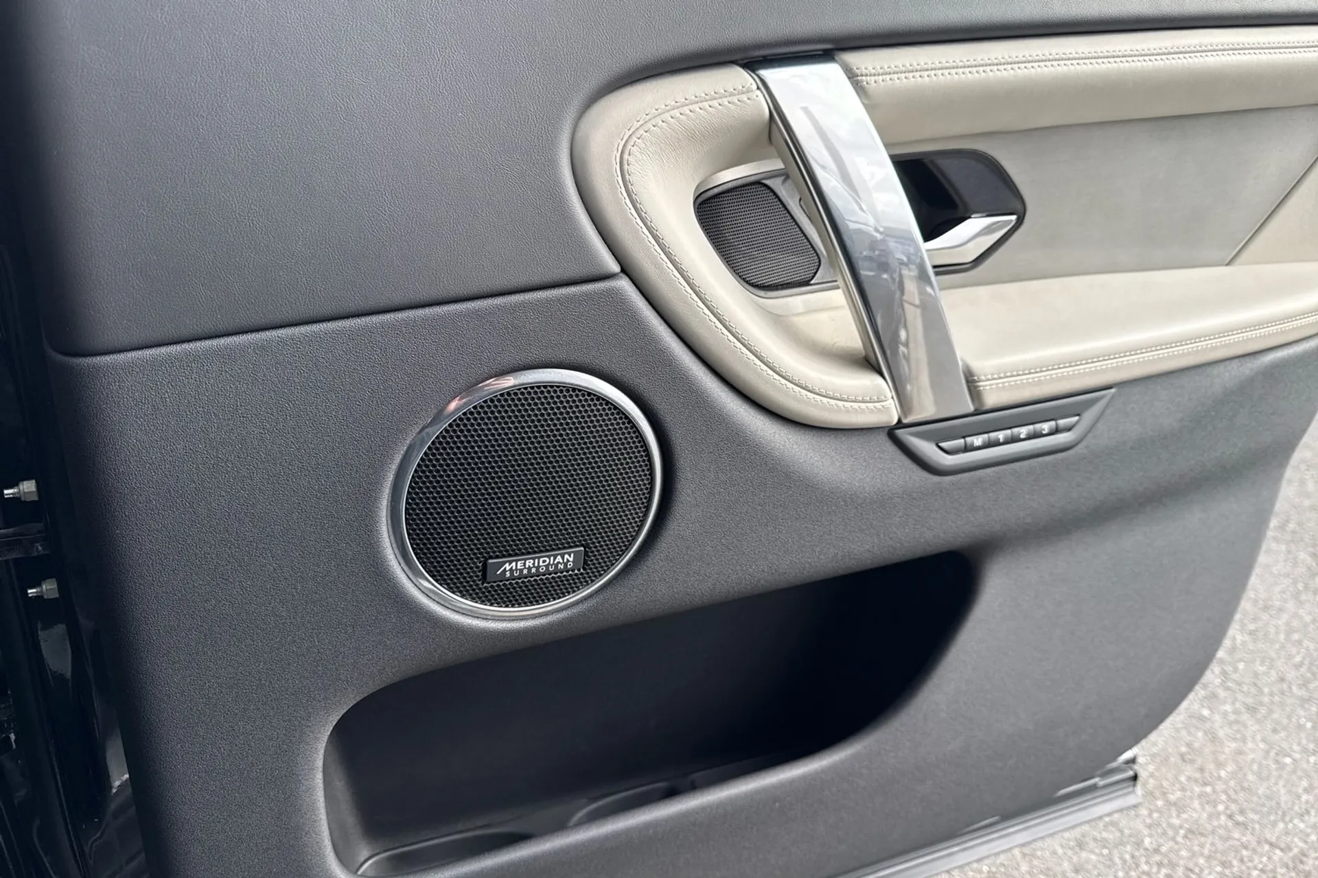 LAND ROVER DISCOVERY SPORT thumbnail image number 49