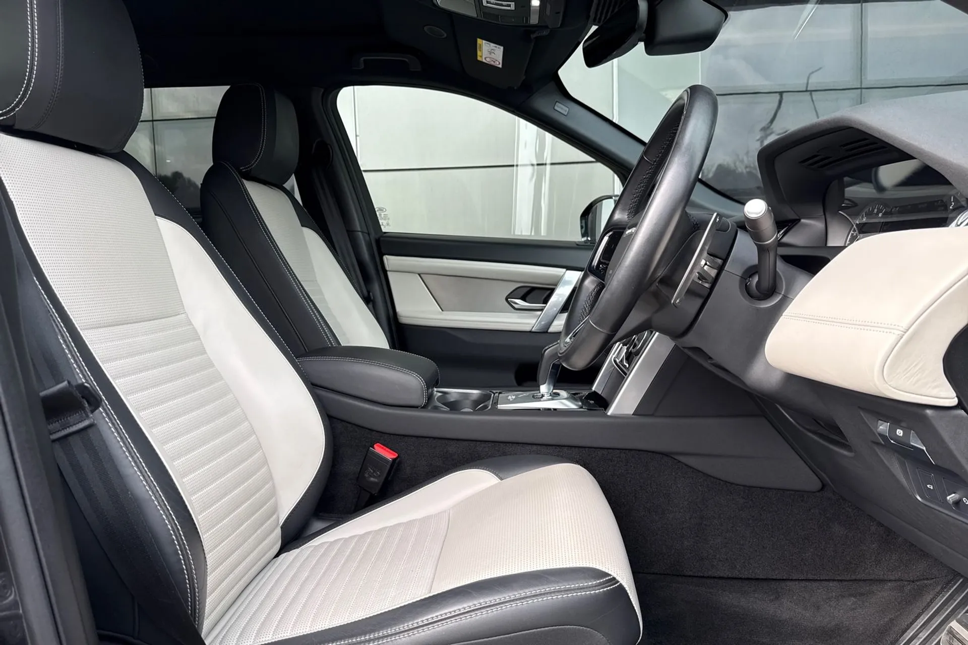 LAND ROVER DISCOVERY SPORT thumbnail image number 19