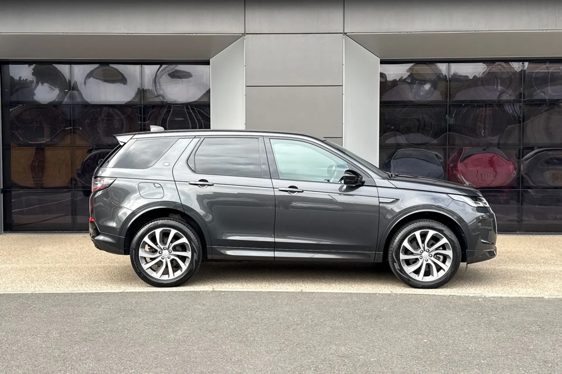 LAND ROVER DISCOVERY SPORT thumbnail image number 2