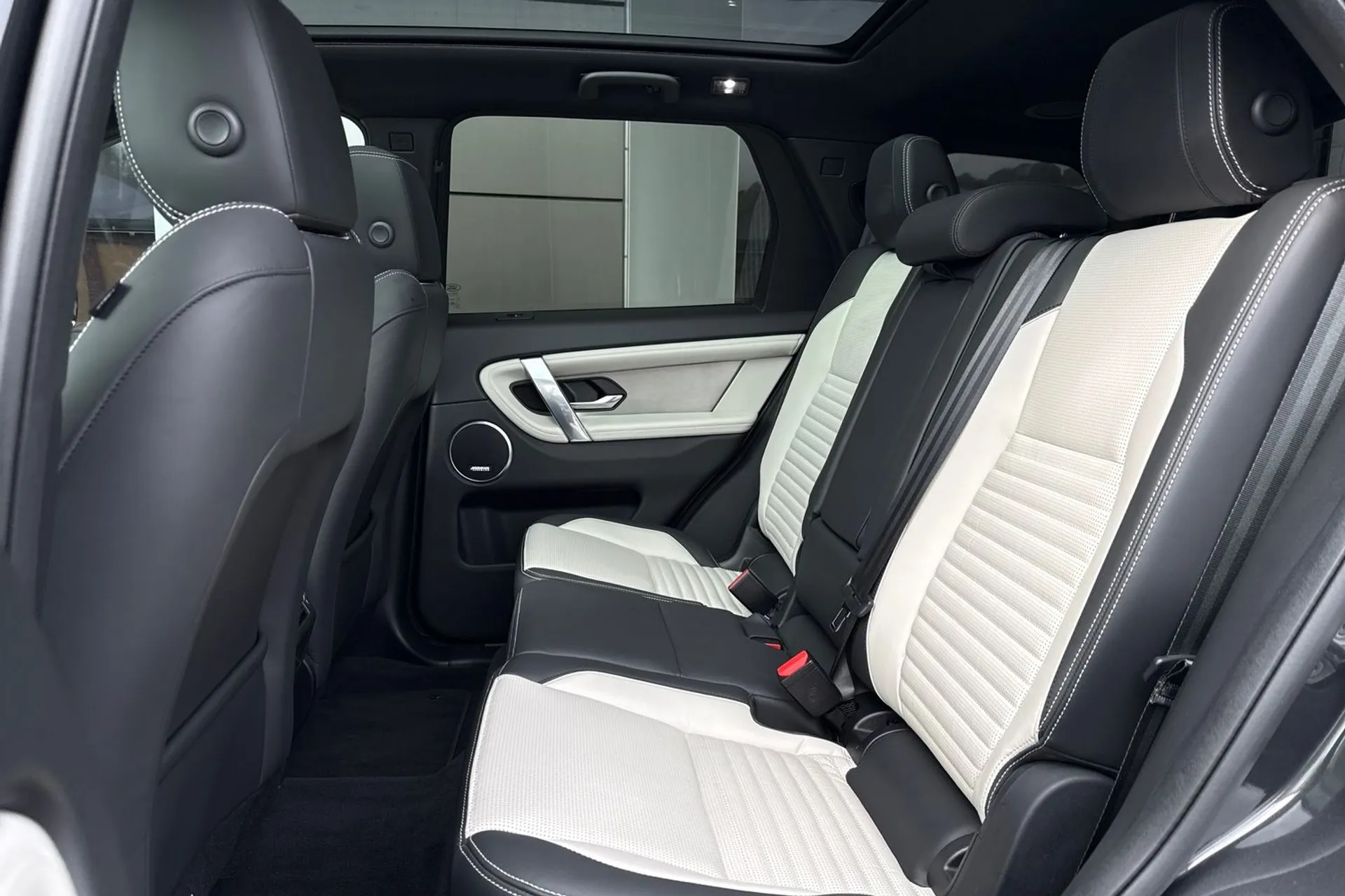 LAND ROVER DISCOVERY SPORT thumbnail image number 37