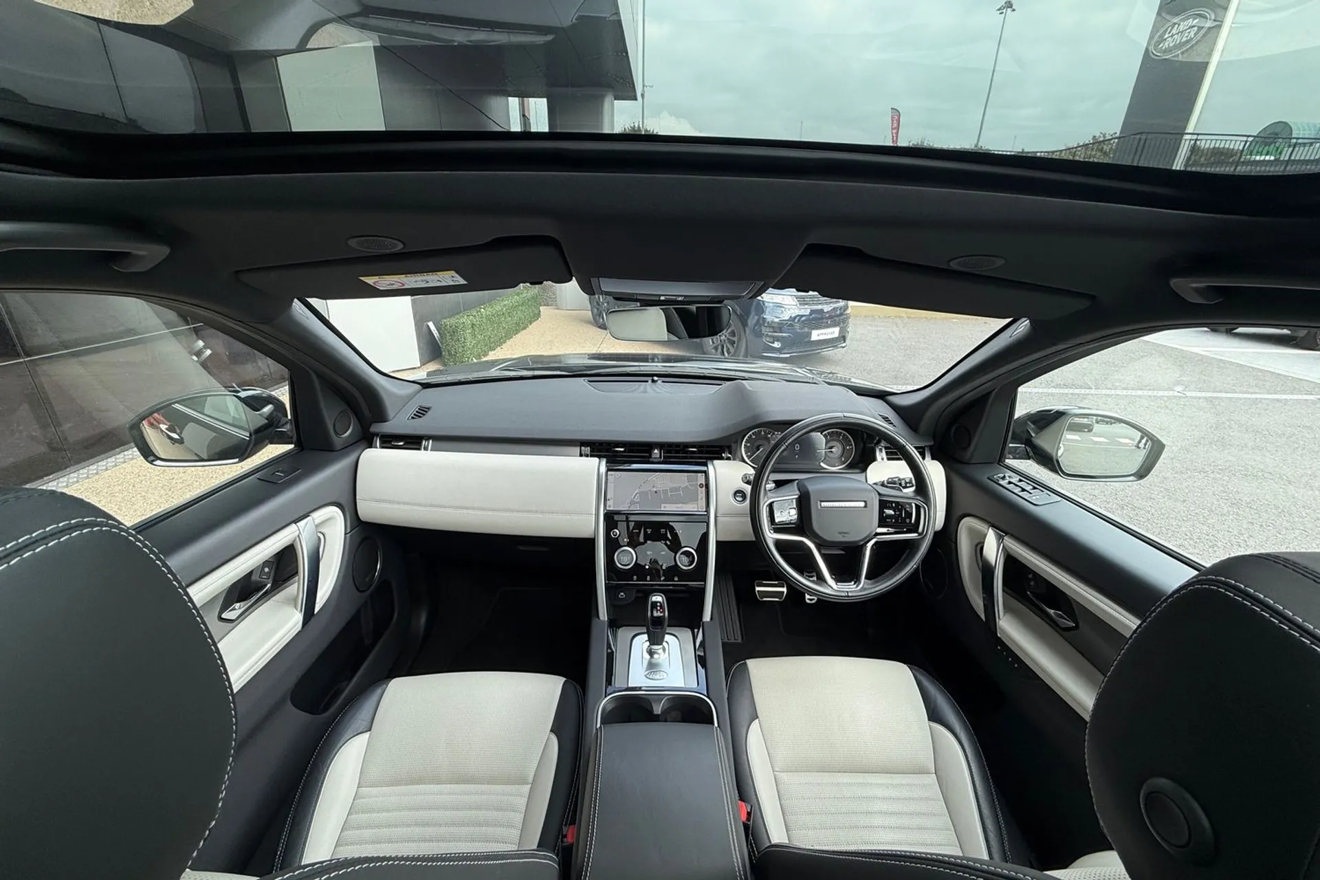 LAND ROVER DISCOVERY SPORT thumbnail image number 3