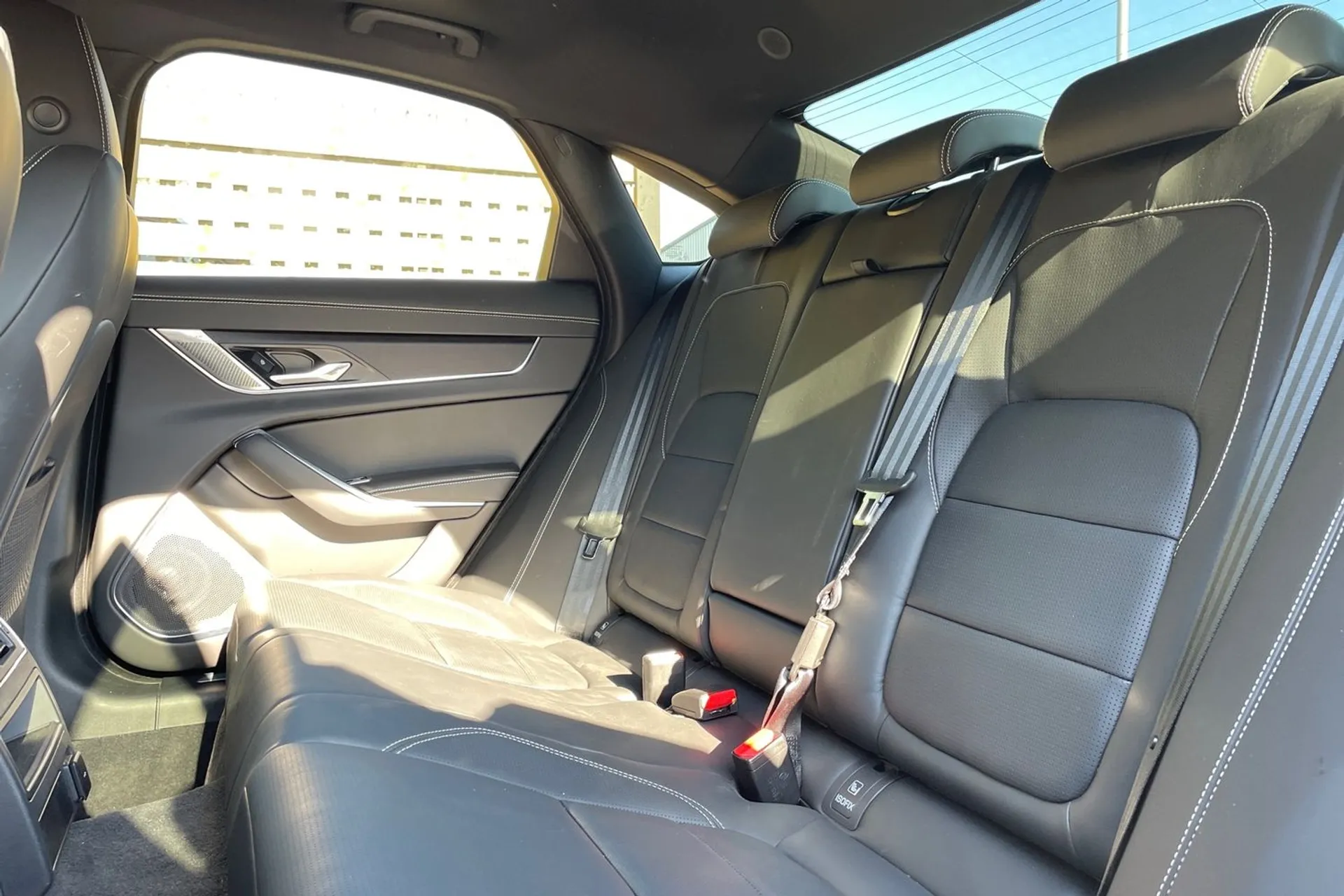 Jaguar XF thumbnail image number 32