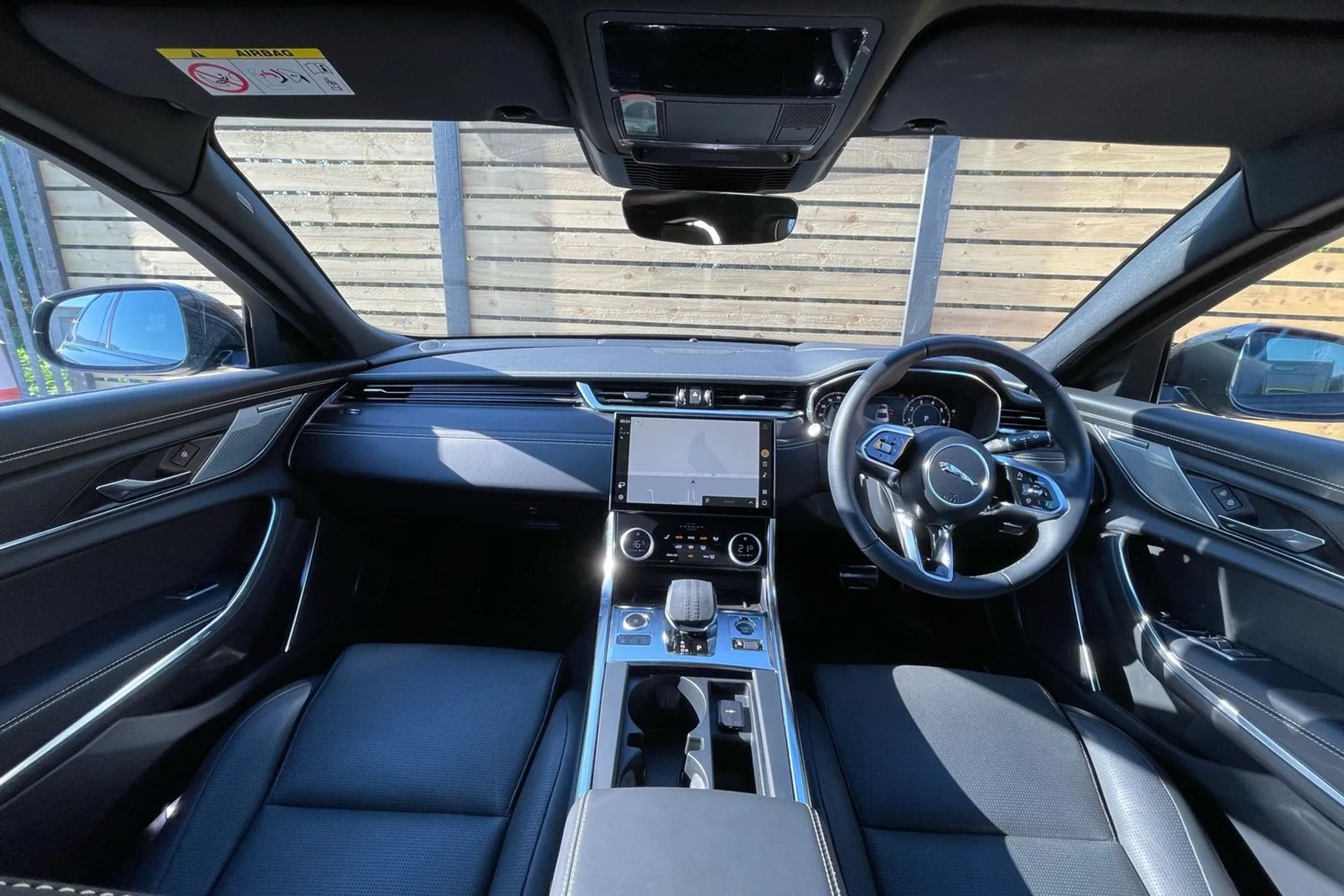 Jaguar XF thumbnail image number 34