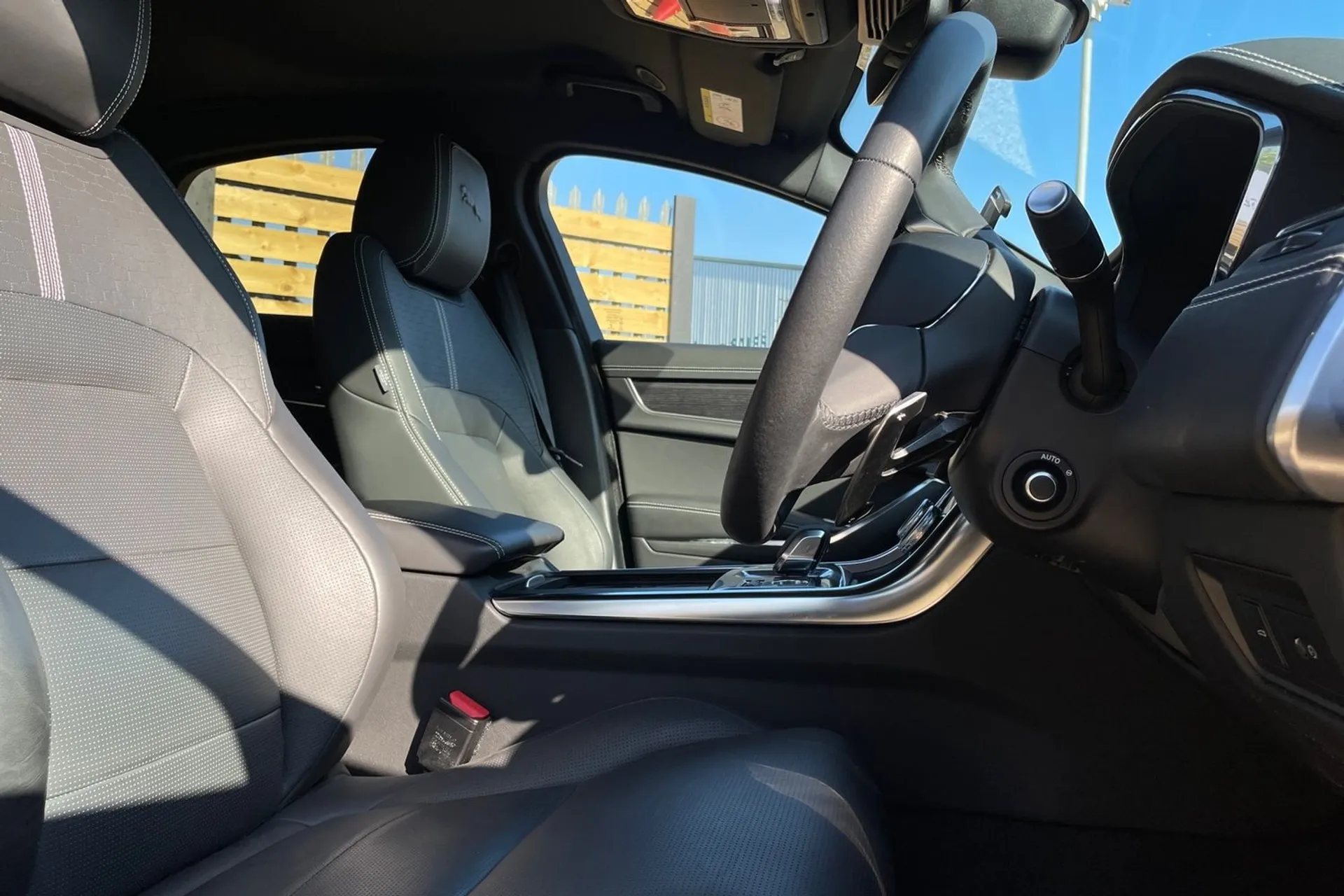 Jaguar XF thumbnail image number 27