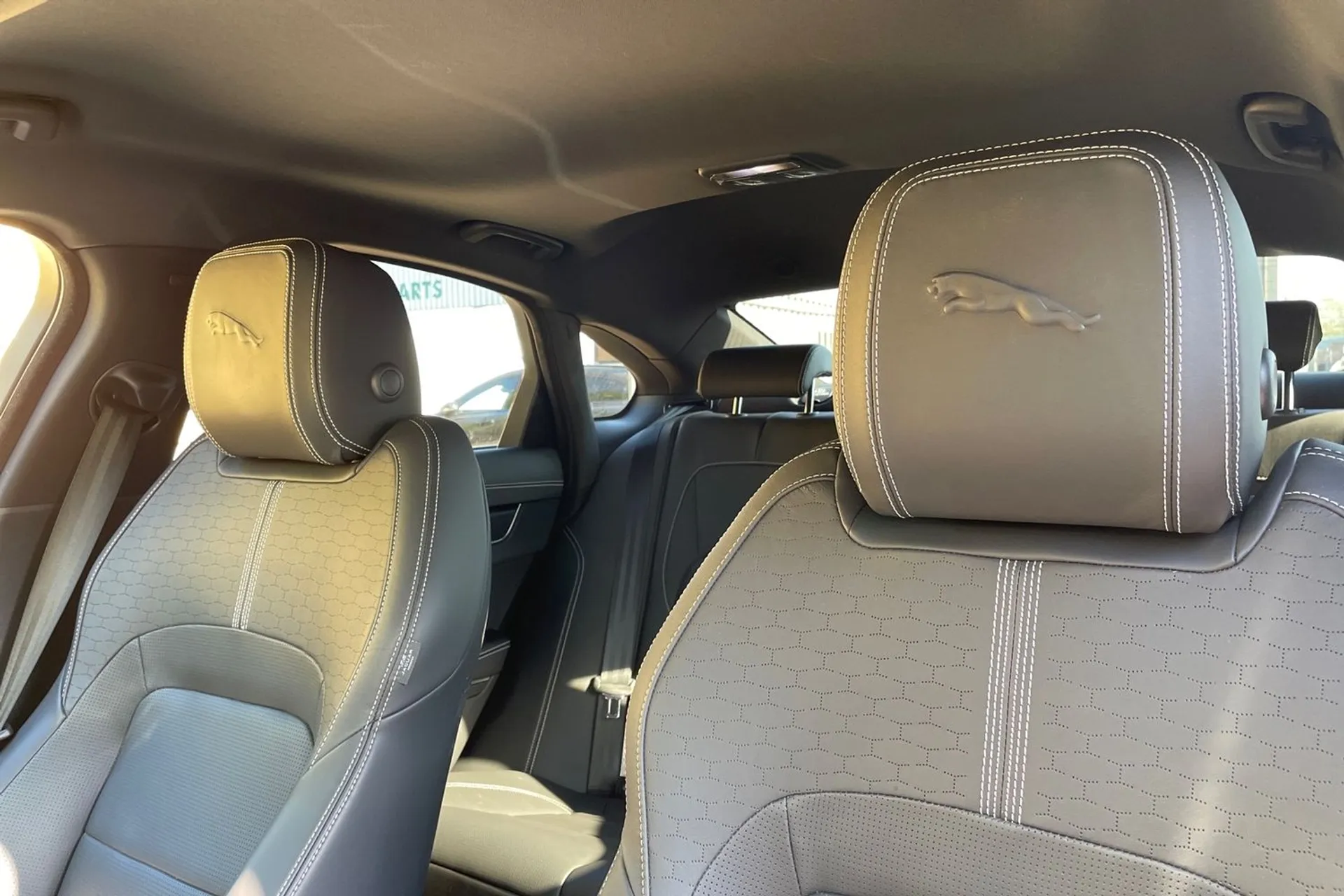 Jaguar XF thumbnail image number 31