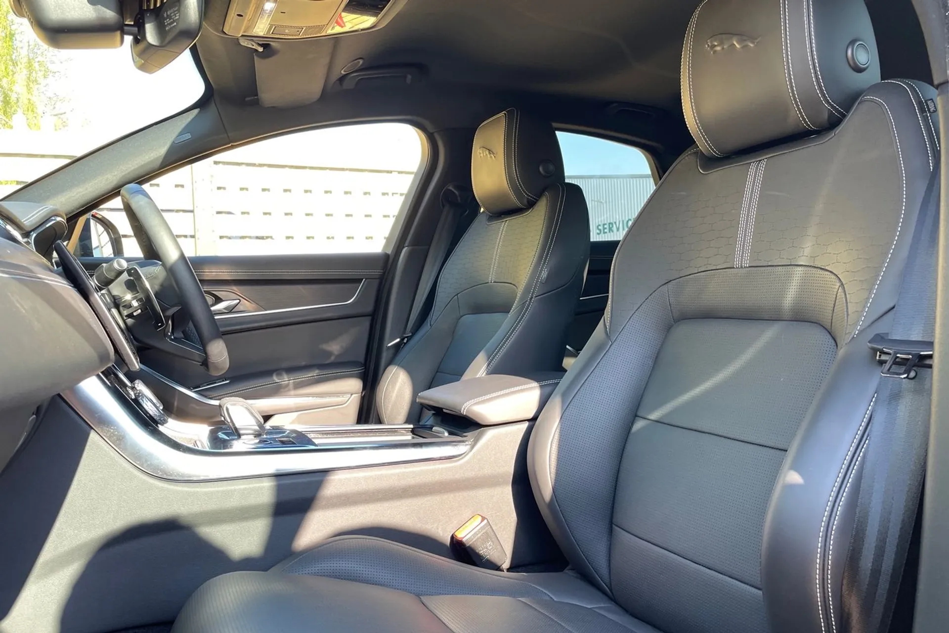 Jaguar XF thumbnail image number 30