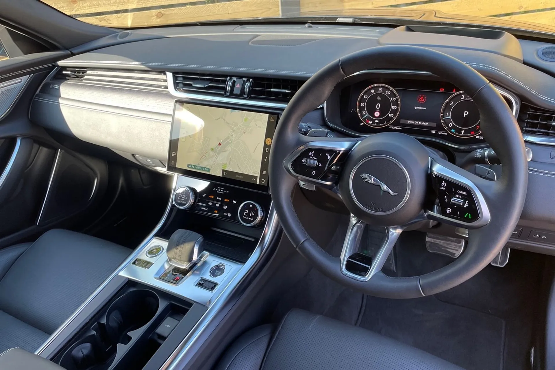 Jaguar XF thumbnail image number 28