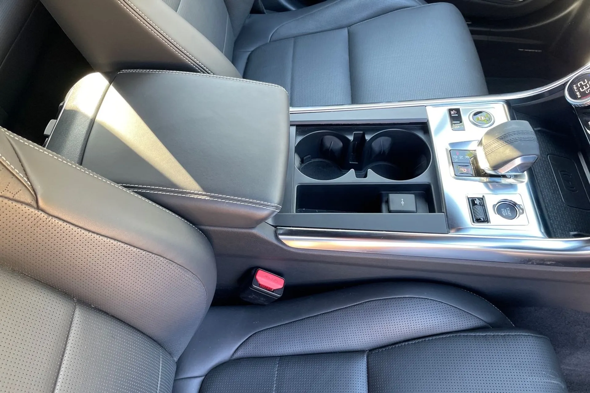 Jaguar XF thumbnail image number 42