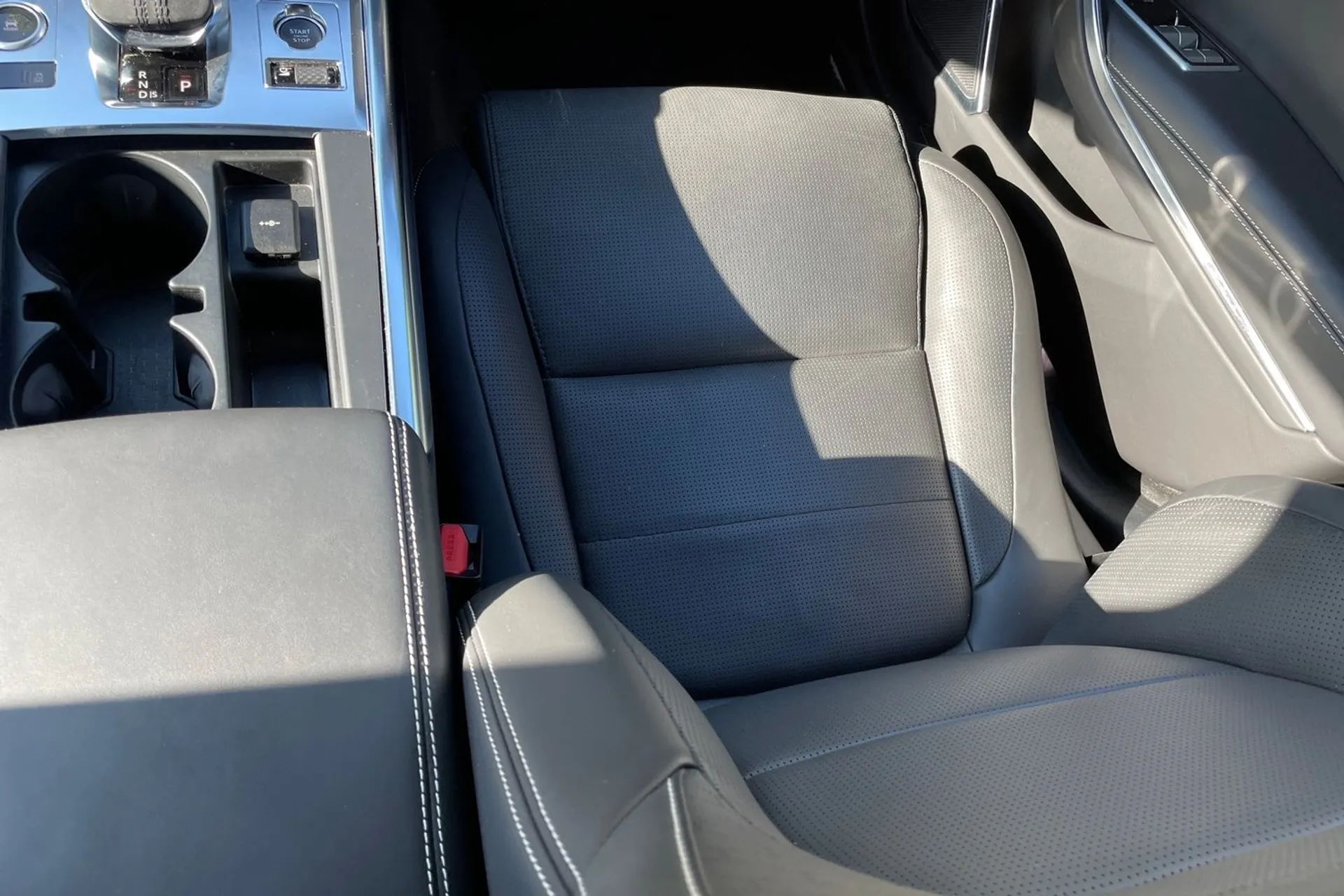 Jaguar XF thumbnail image number 36