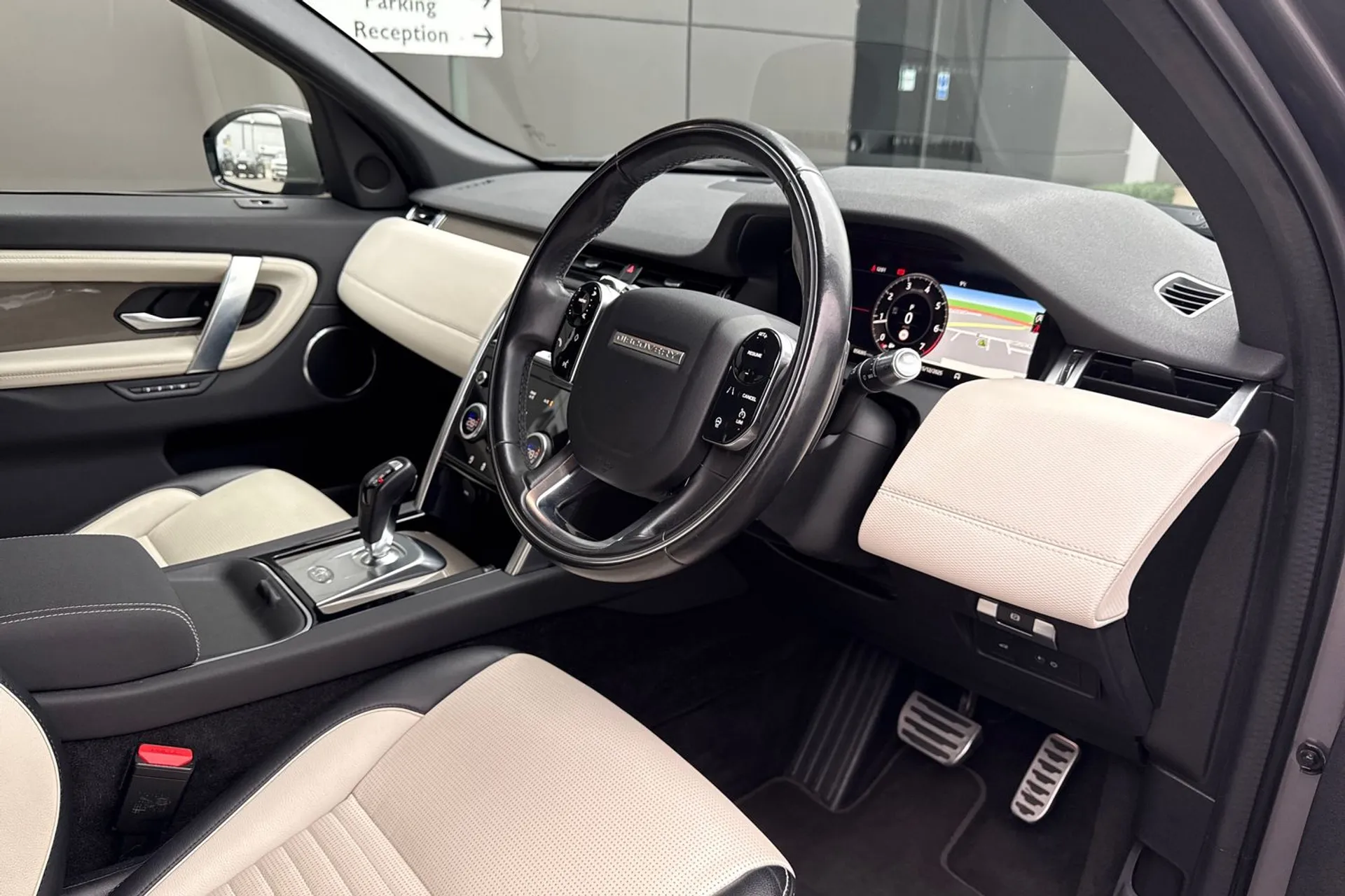 LAND ROVER DISCOVERY SPORT thumbnail image number 17