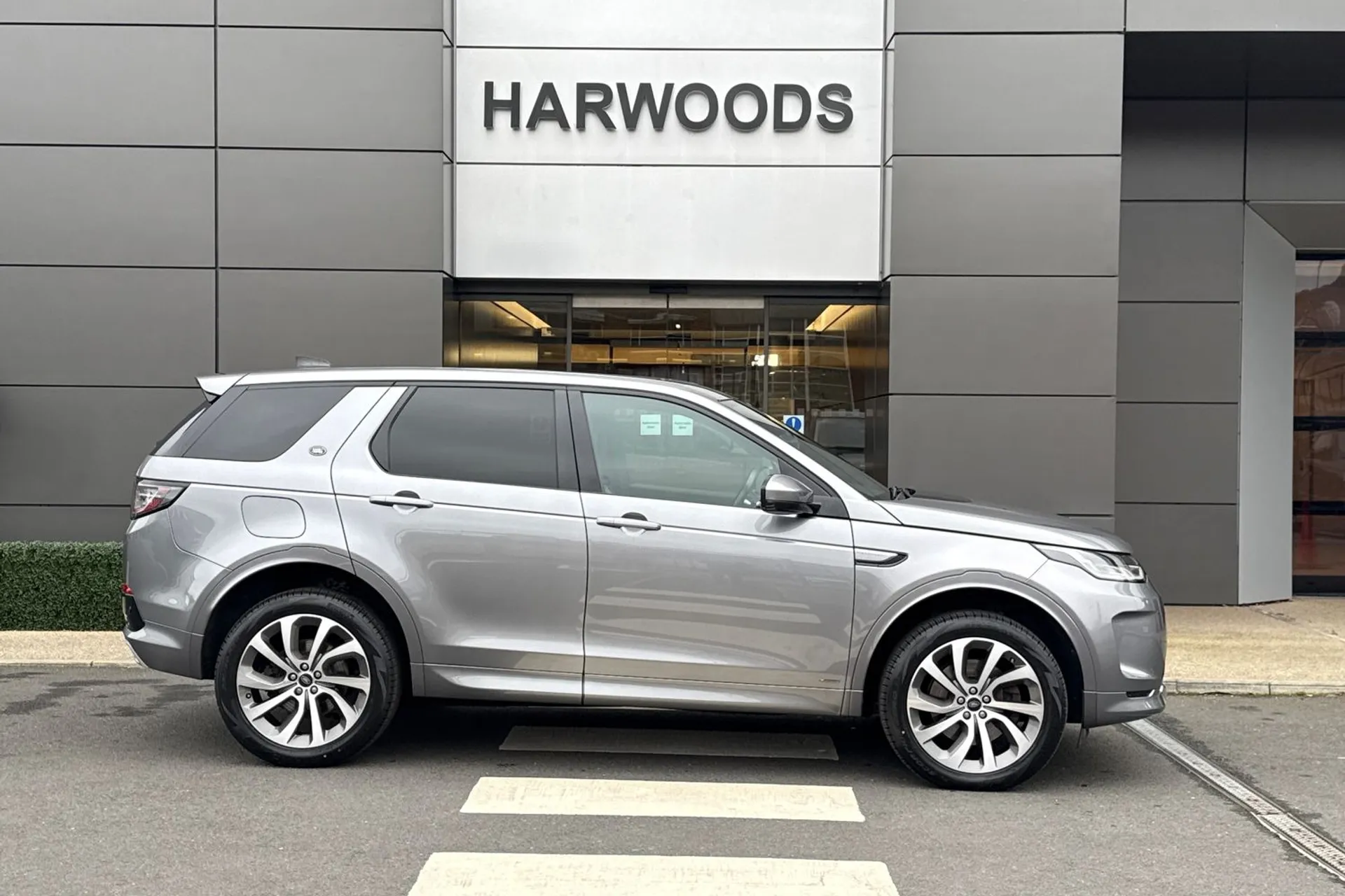 LAND ROVER DISCOVERY SPORT thumbnail image number 2