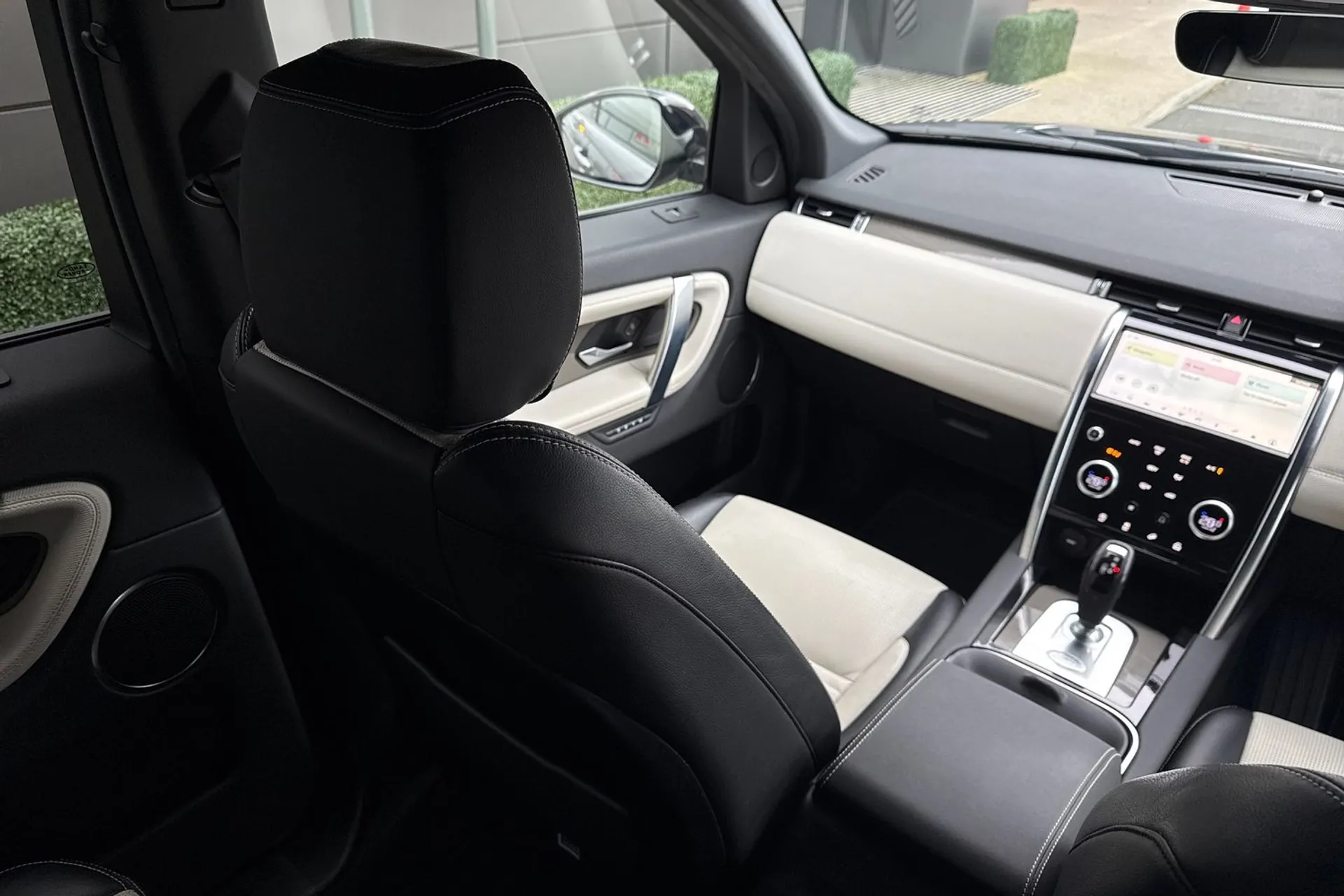 LAND ROVER DISCOVERY SPORT thumbnail image number 43