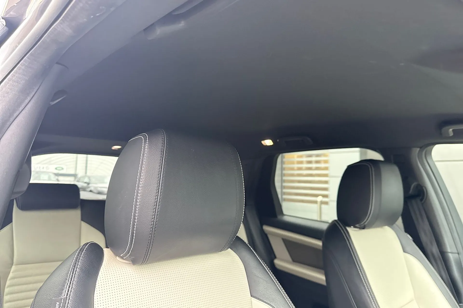 LAND ROVER DISCOVERY SPORT thumbnail image number 9