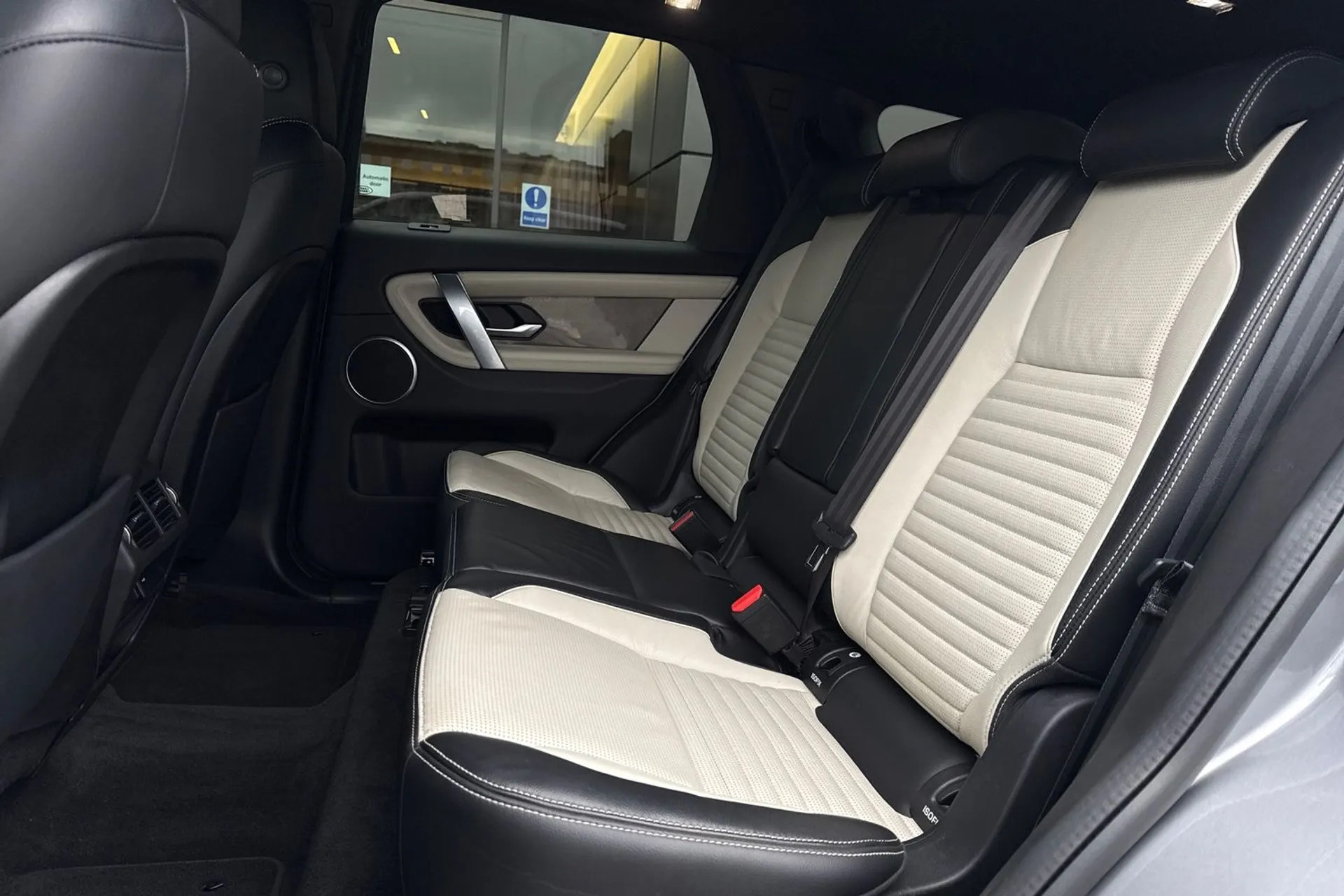 LAND ROVER DISCOVERY SPORT thumbnail image number 38