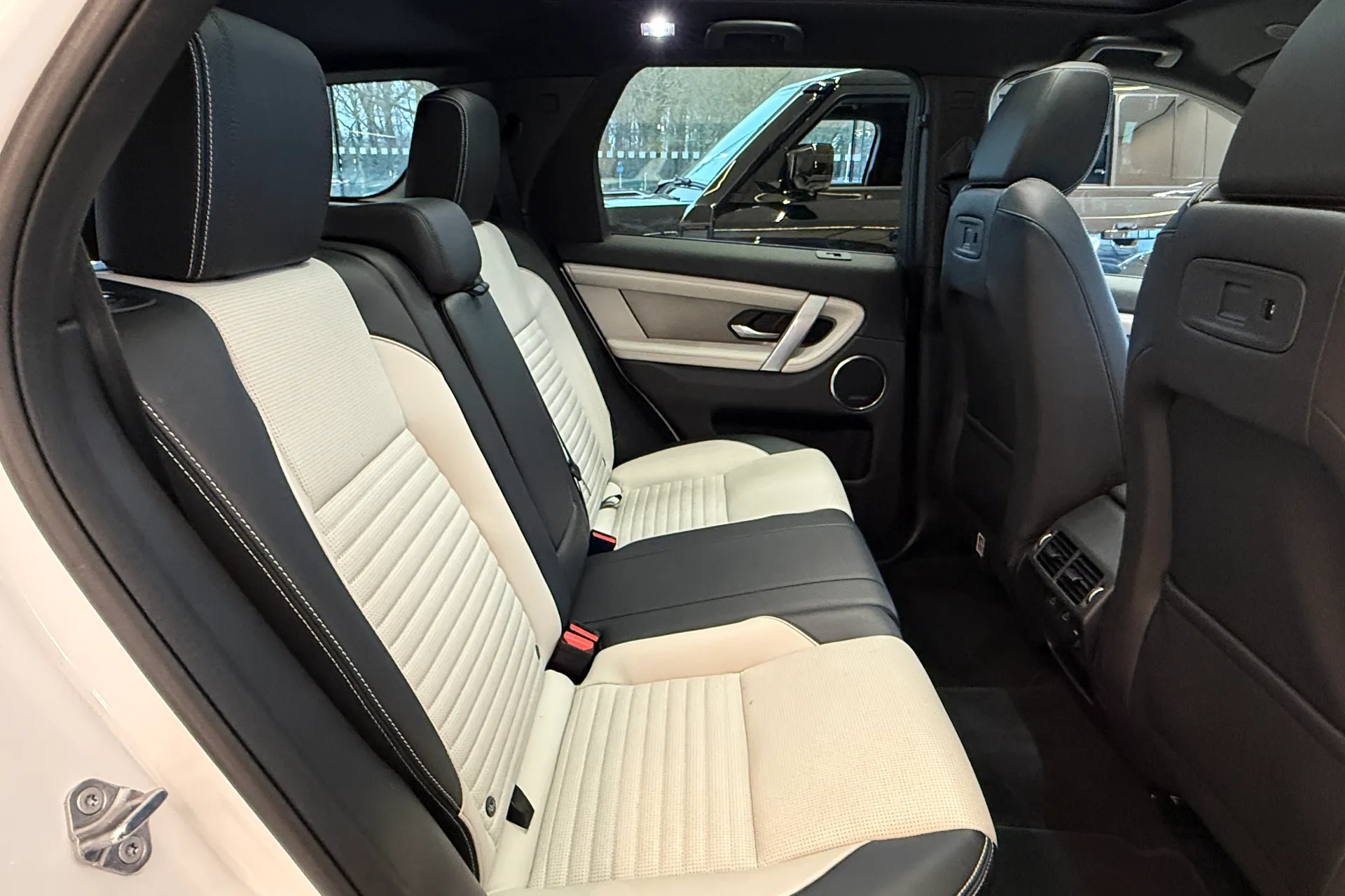 LAND ROVER DISCOVERY SPORT thumbnail image number 34