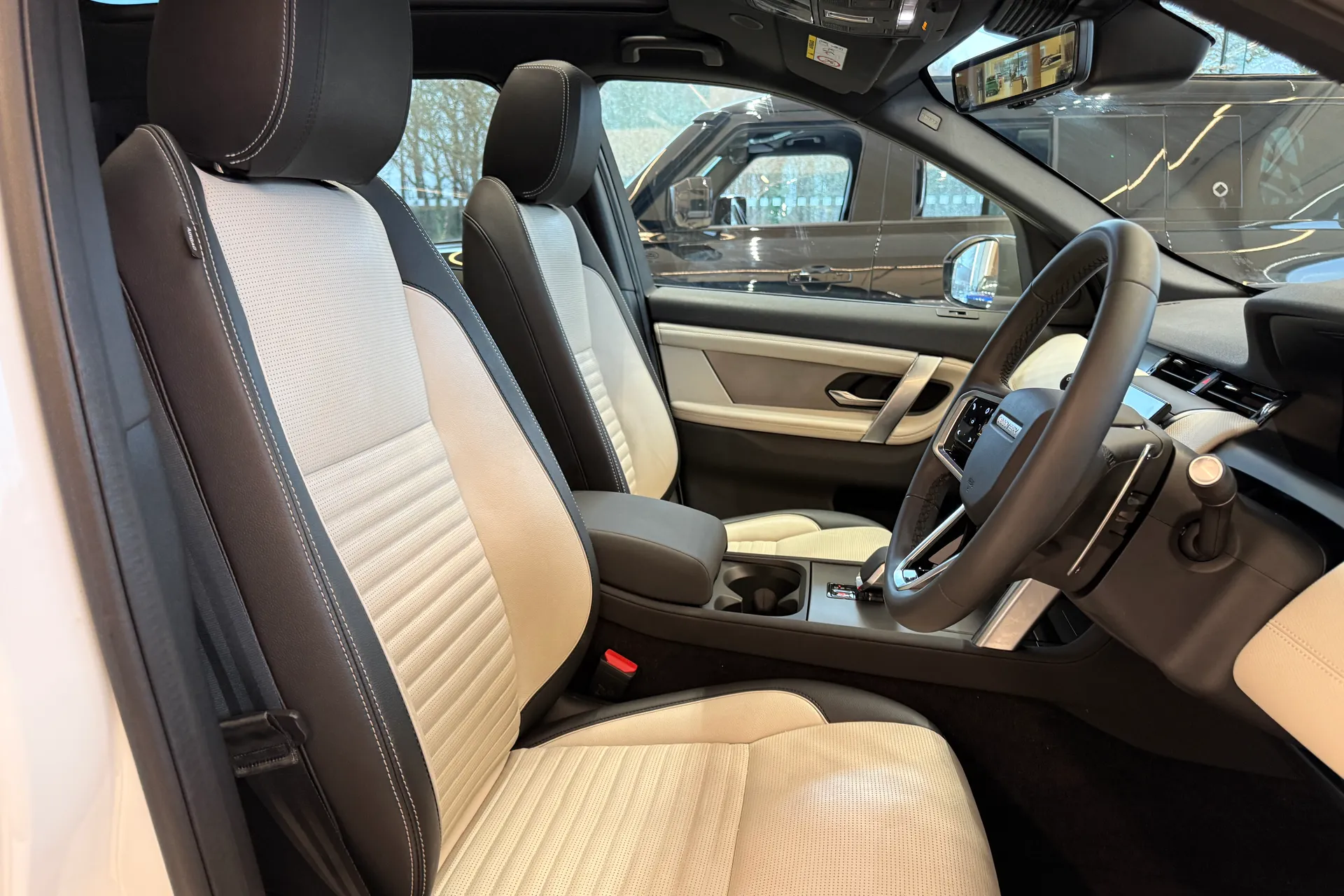 LAND ROVER DISCOVERY SPORT thumbnail image number 40