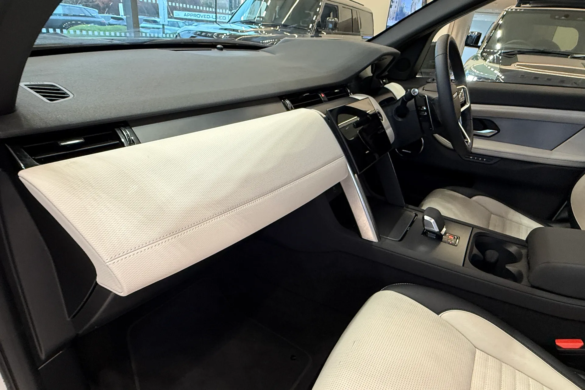 LAND ROVER DISCOVERY SPORT thumbnail image number 43