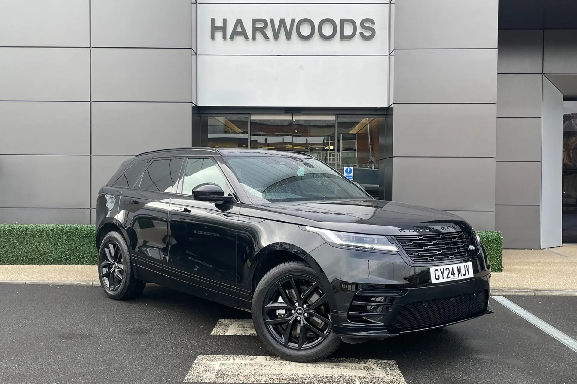 LAND ROVER RANGE ROVER VELAR focused image