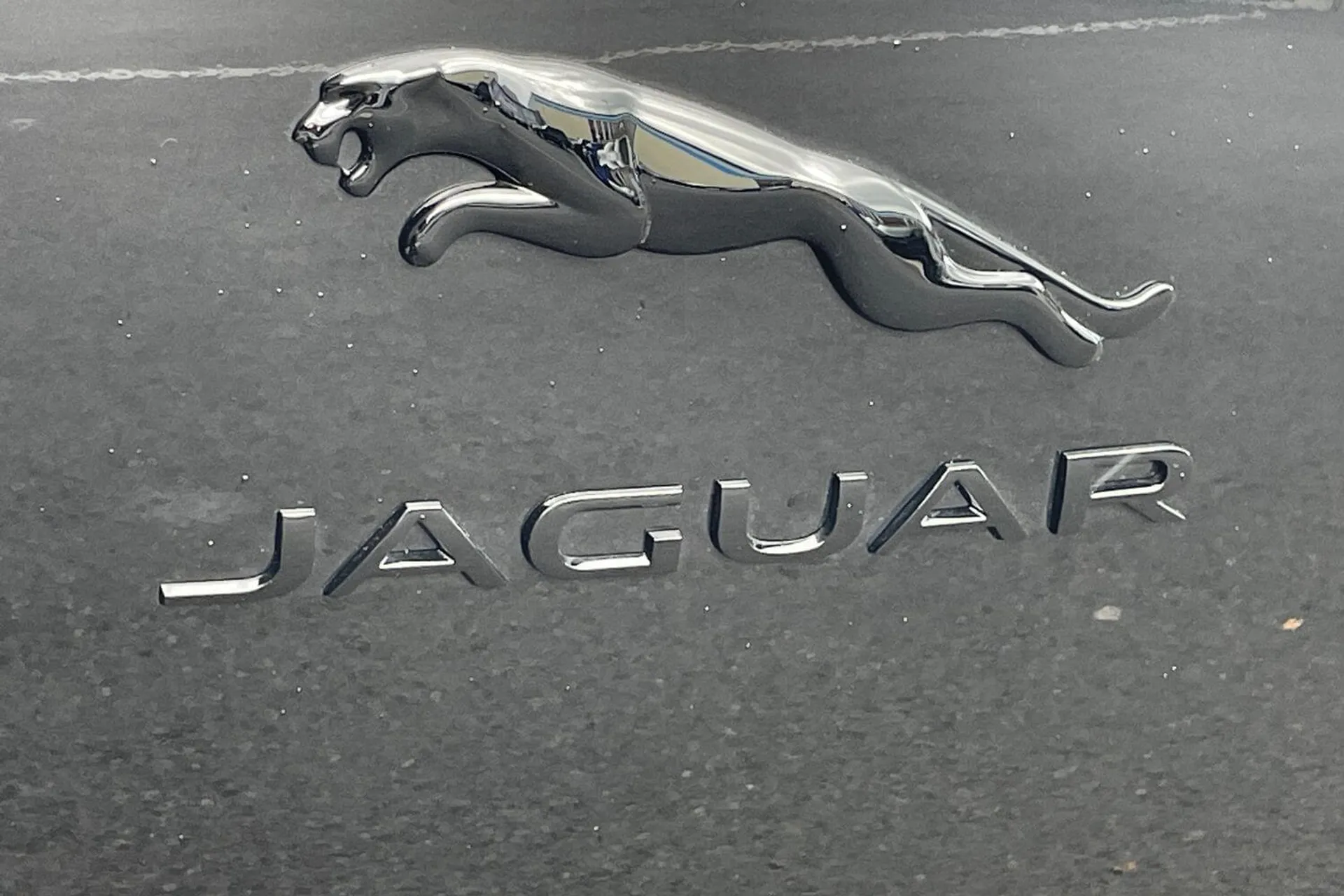 Jaguar I-PACE thumbnail image number 50