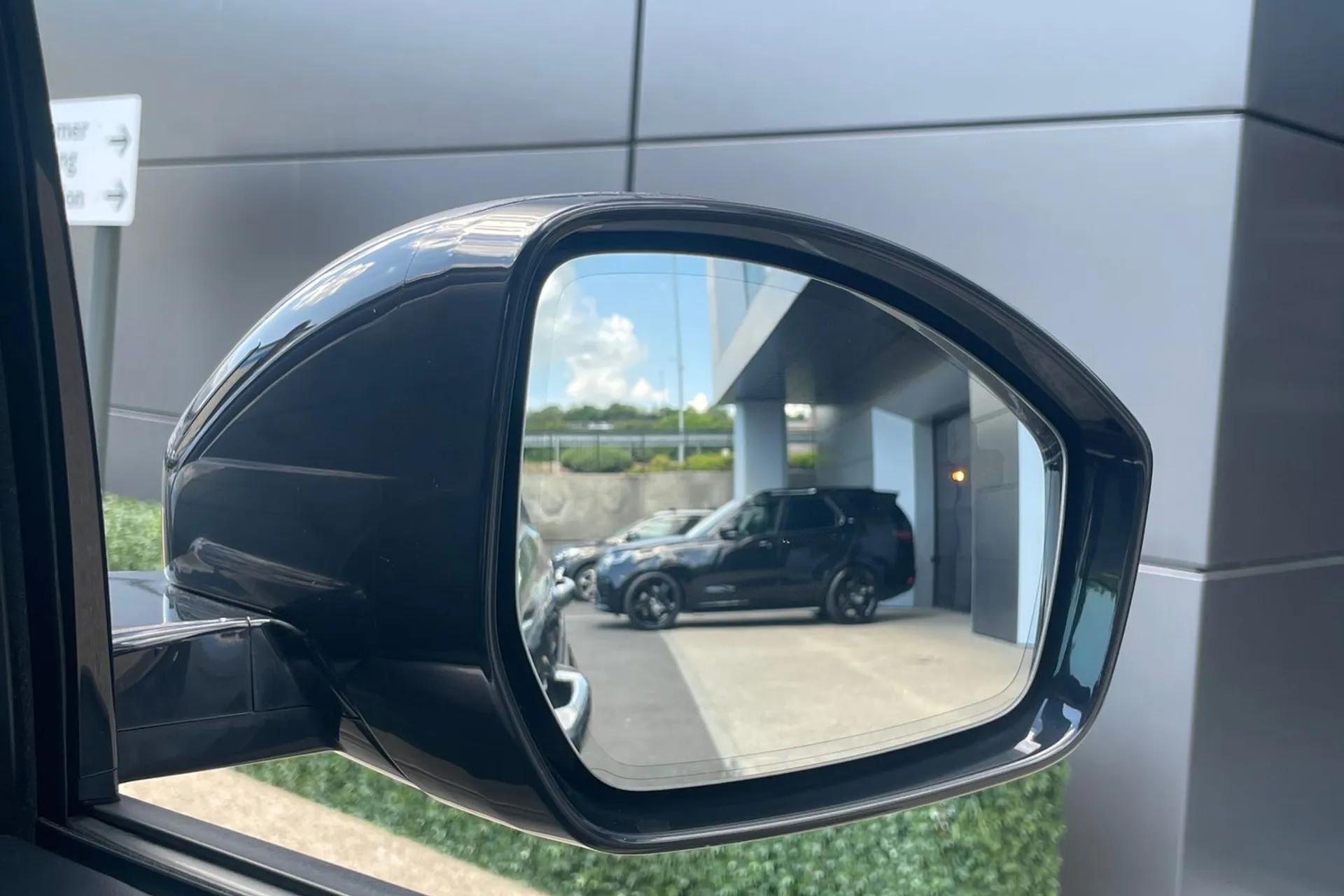 LAND ROVER DISCOVERY SPORT thumbnail image number 10