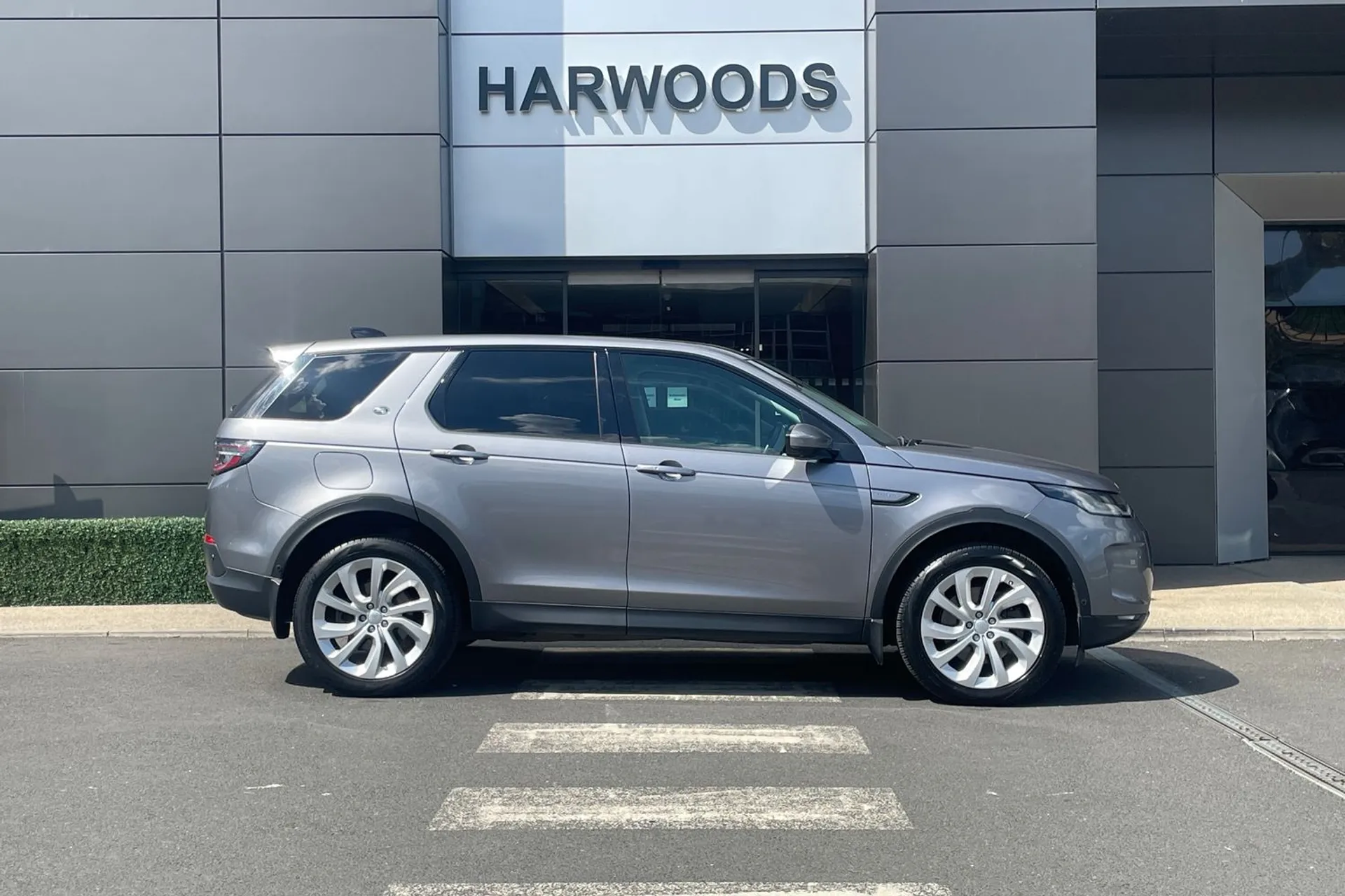 LAND ROVER DISCOVERY SPORT thumbnail image number 2