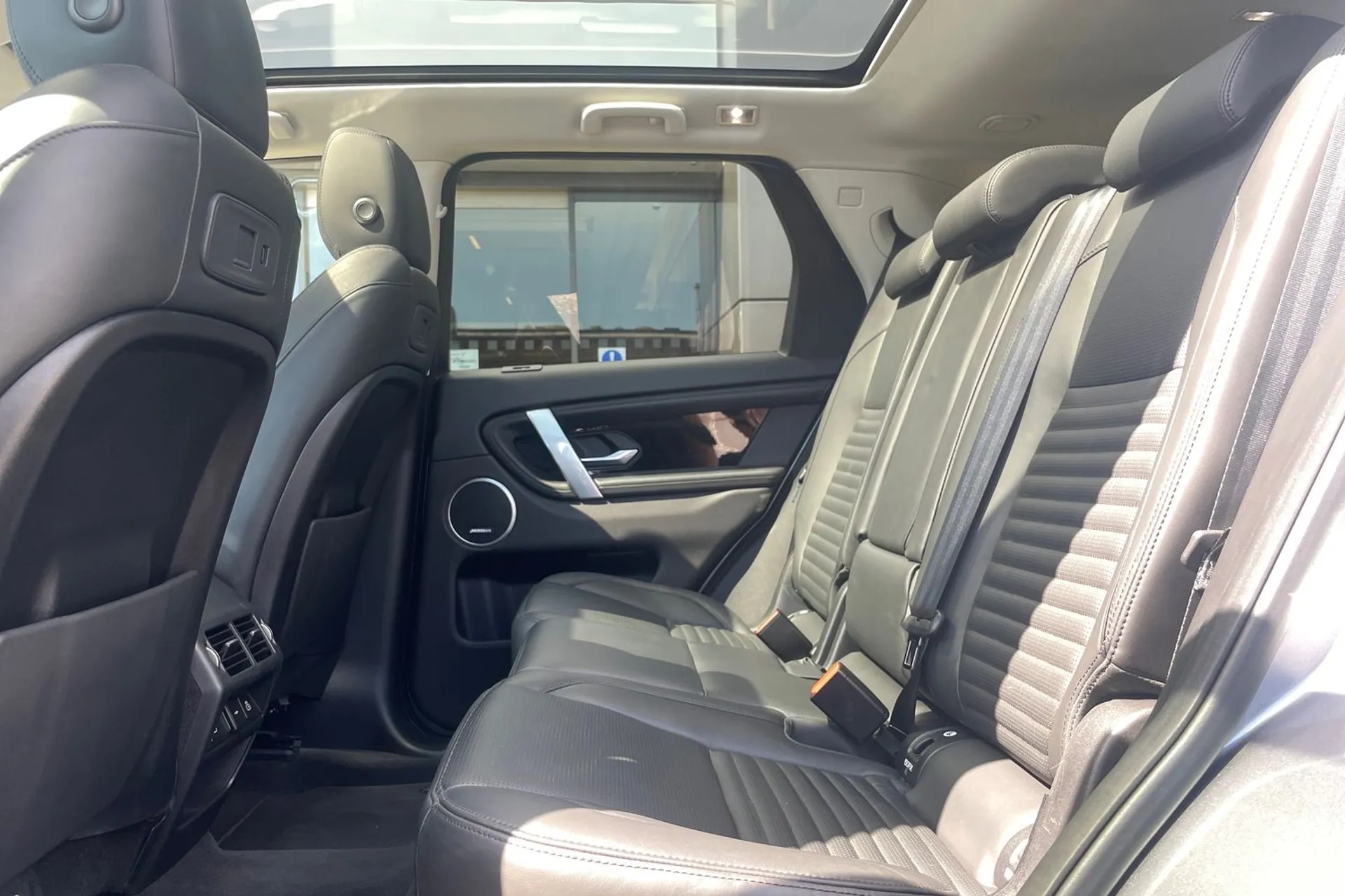 LAND ROVER DISCOVERY SPORT thumbnail image number 57