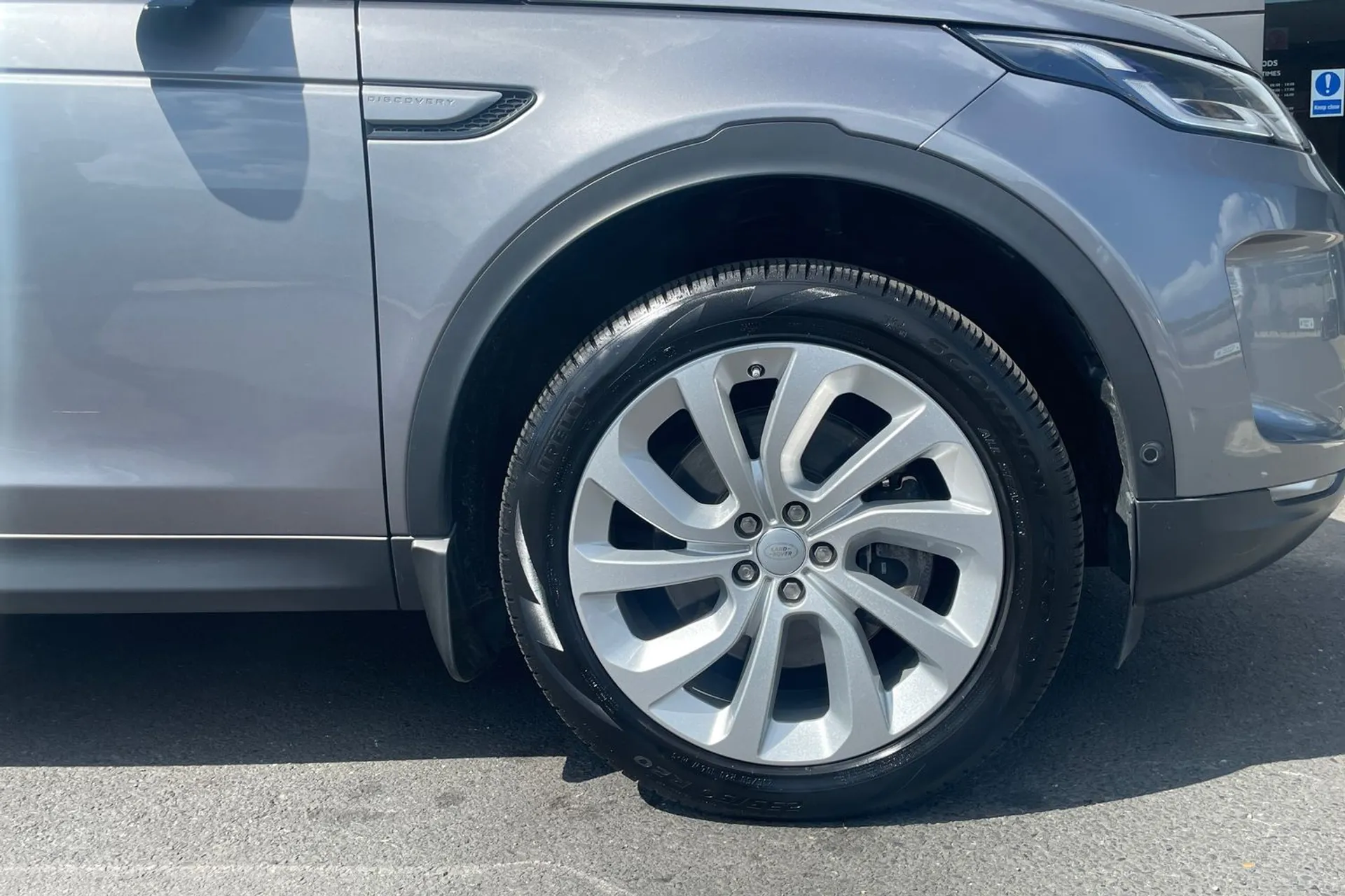 LAND ROVER DISCOVERY SPORT thumbnail image number 16