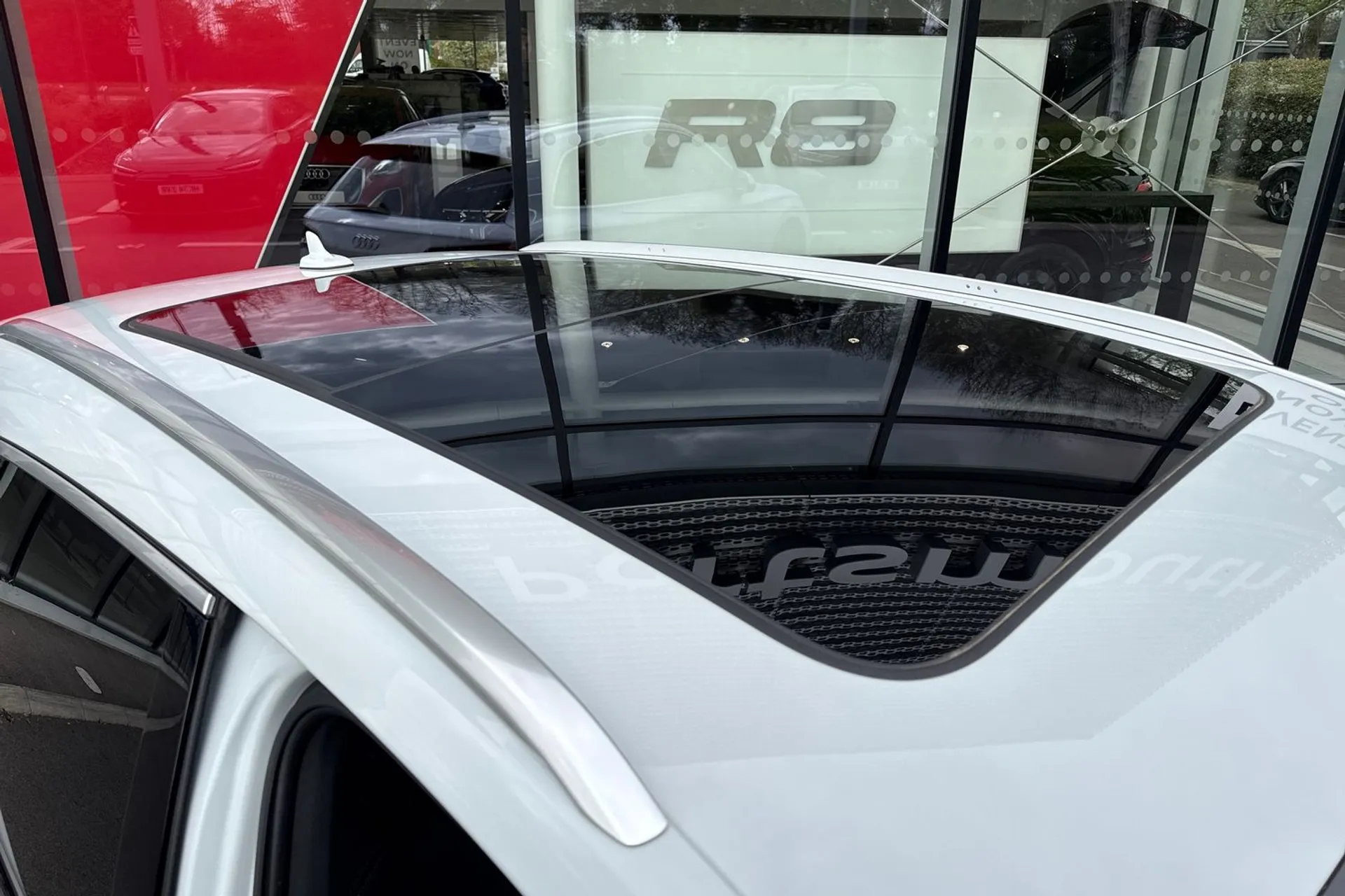 Audi Q5 thumbnail image number 32