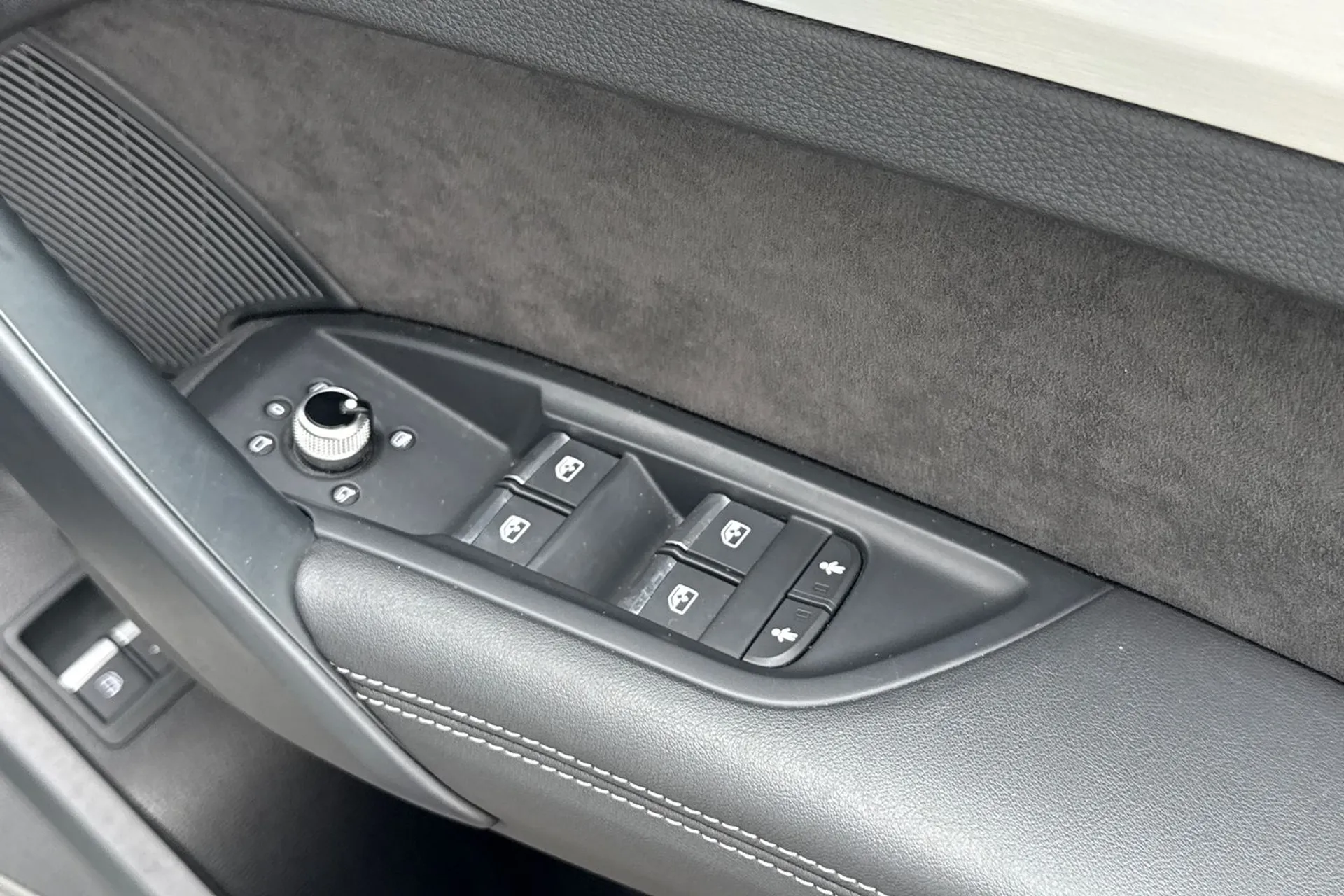 Audi Q5 thumbnail image number 54