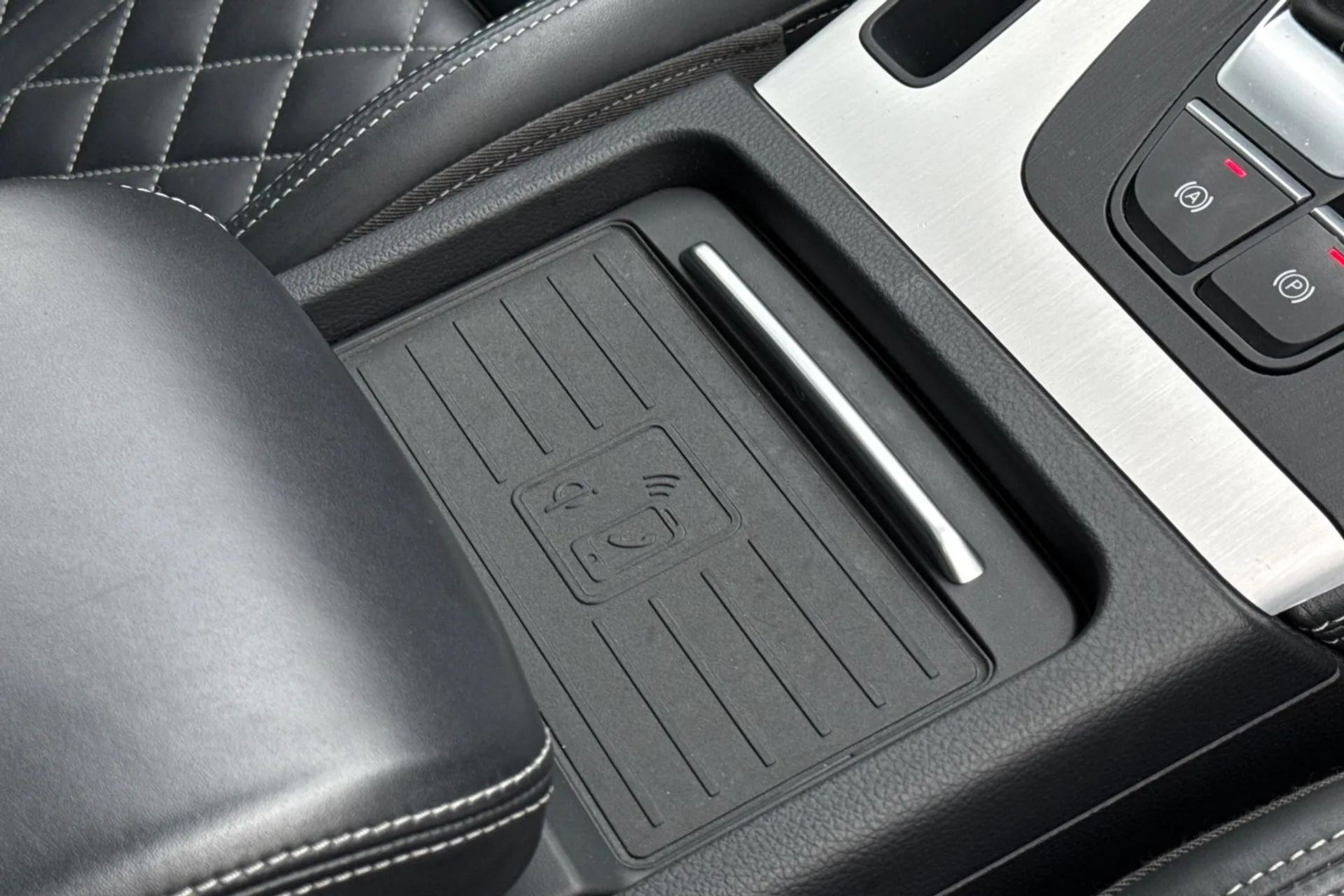 Audi Q5 thumbnail image number 24