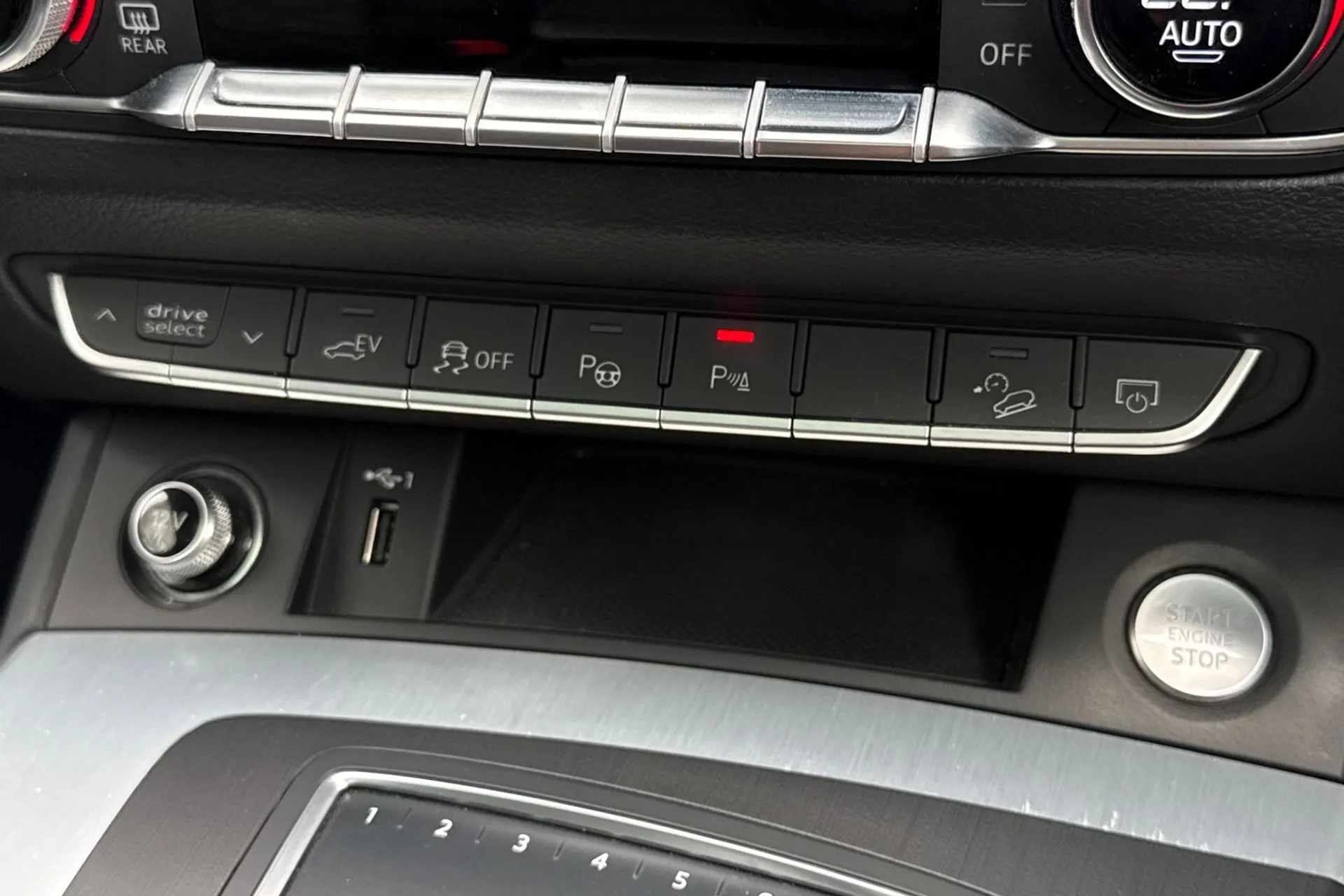 Audi Q5 thumbnail image number 35