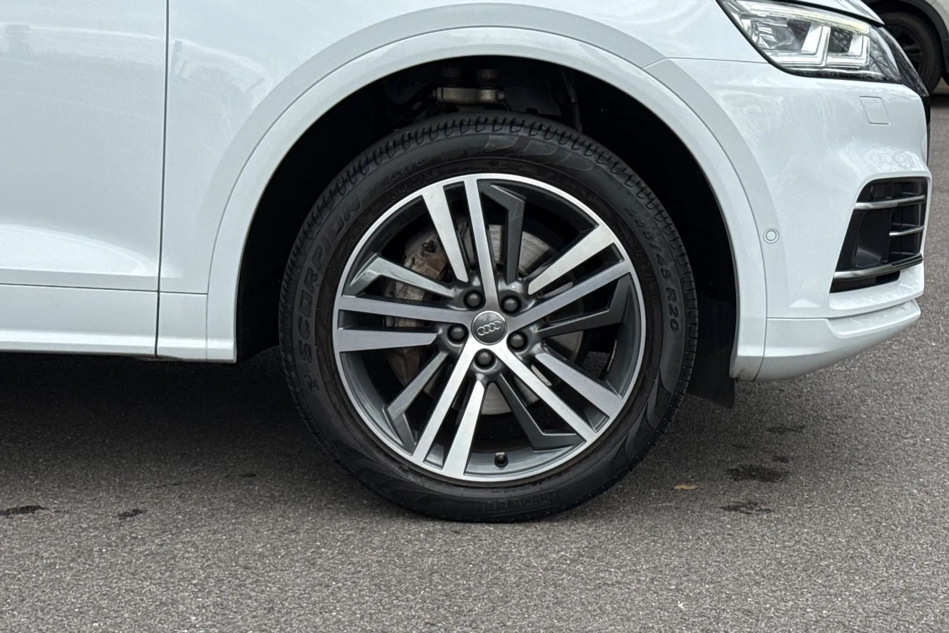 Audi Q5 thumbnail image number 23