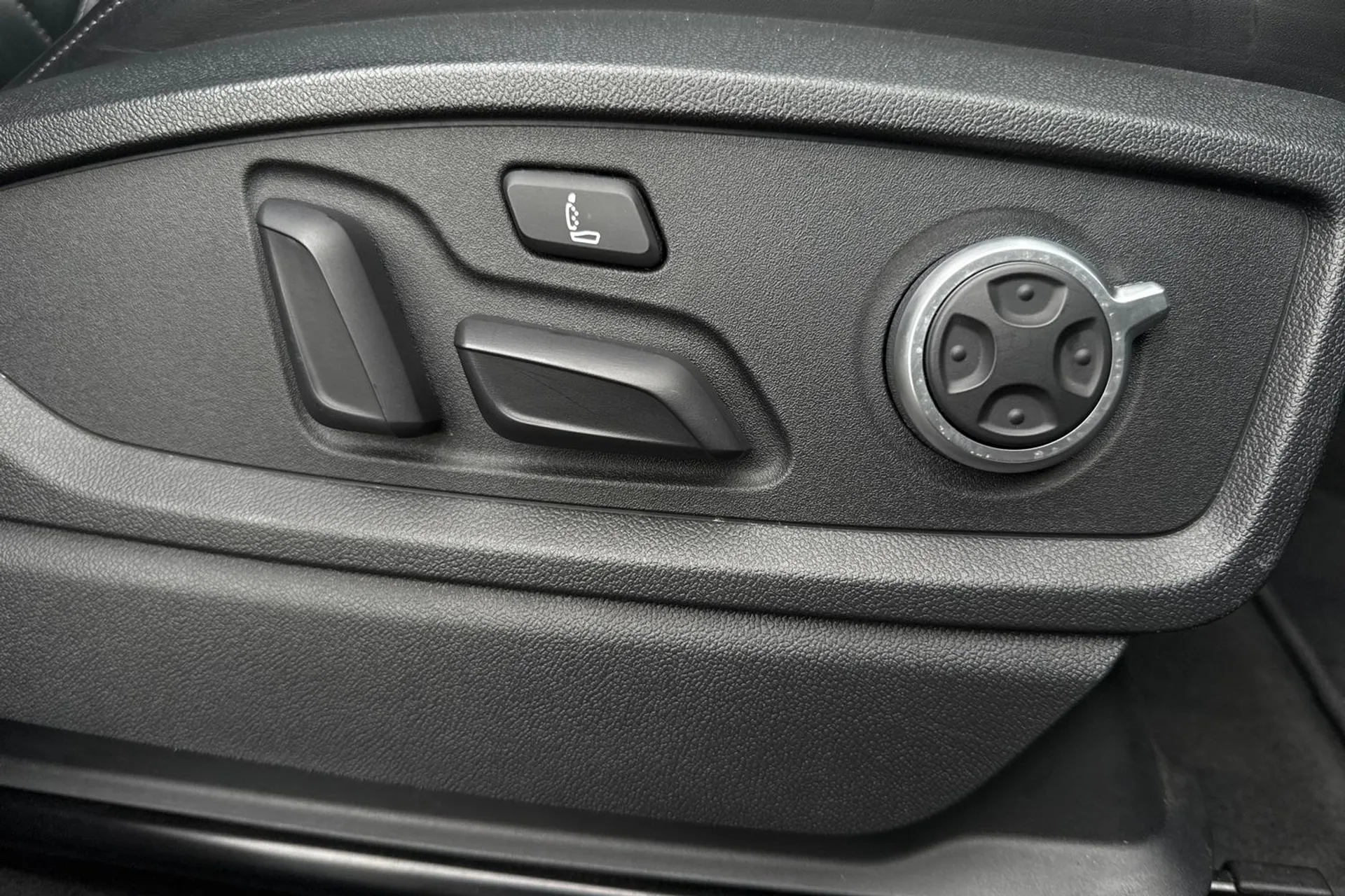 Audi Q5 thumbnail image number 39