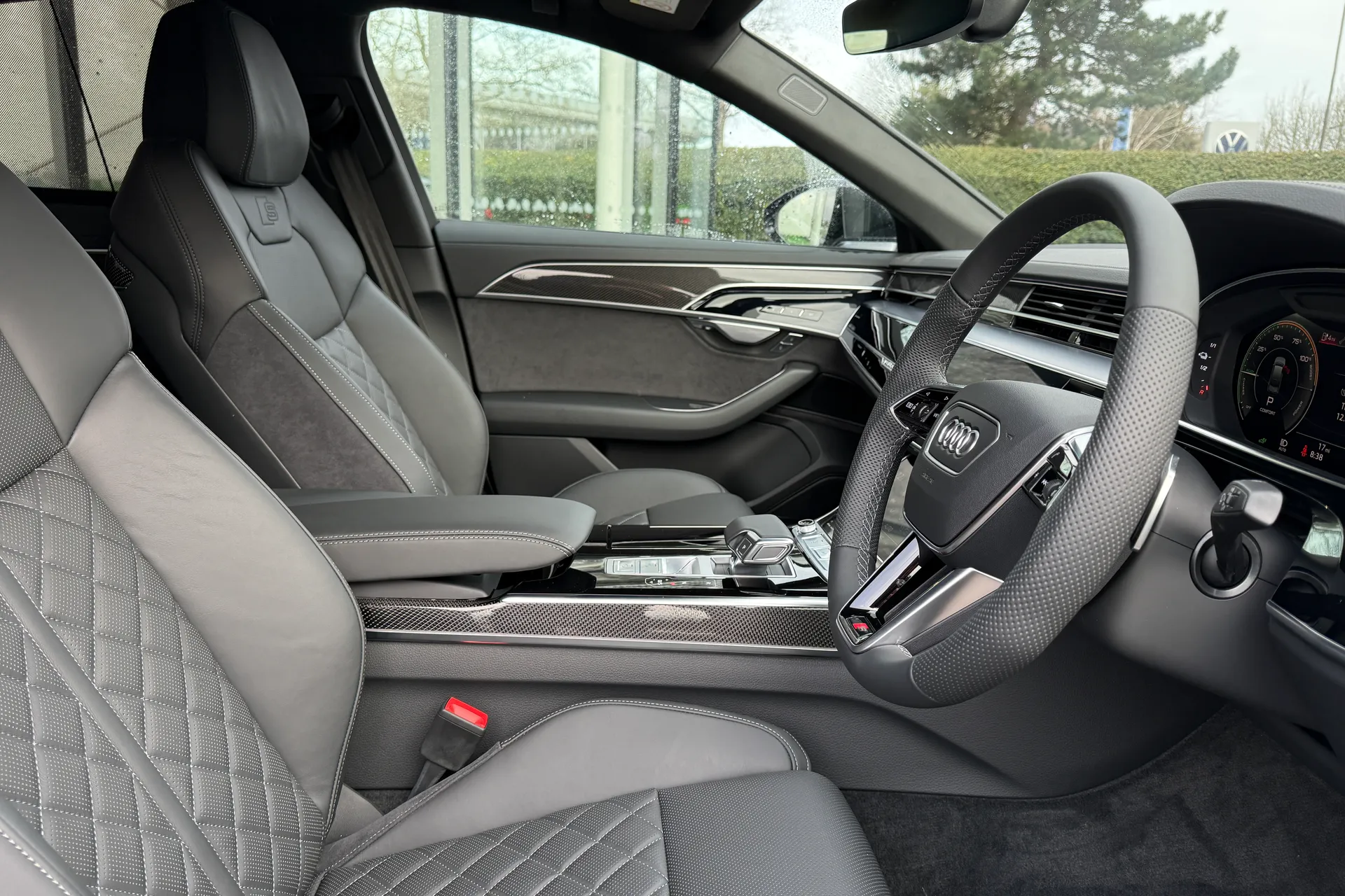 Audi A8 thumbnail image number 25