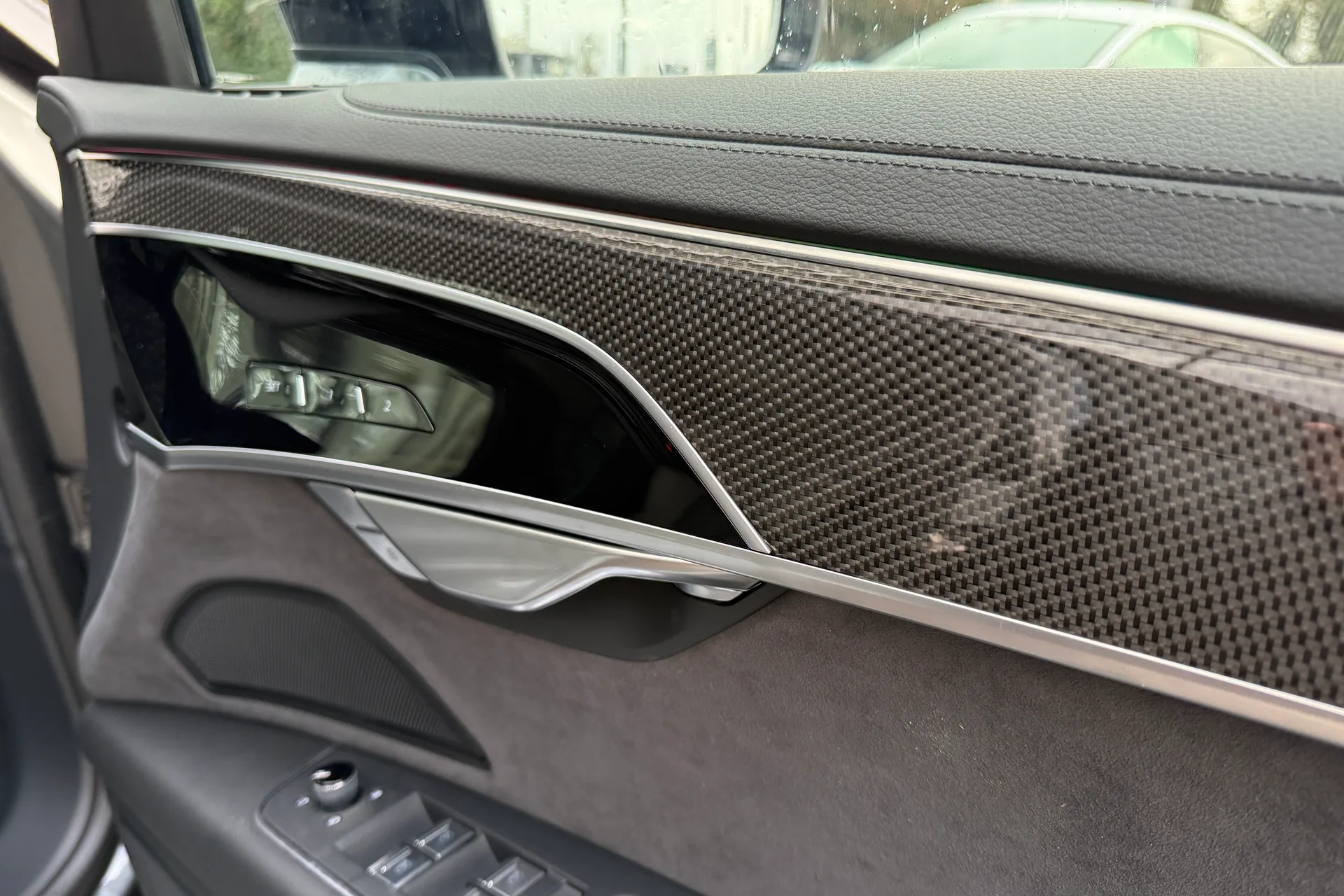 Audi A8 thumbnail image number 27