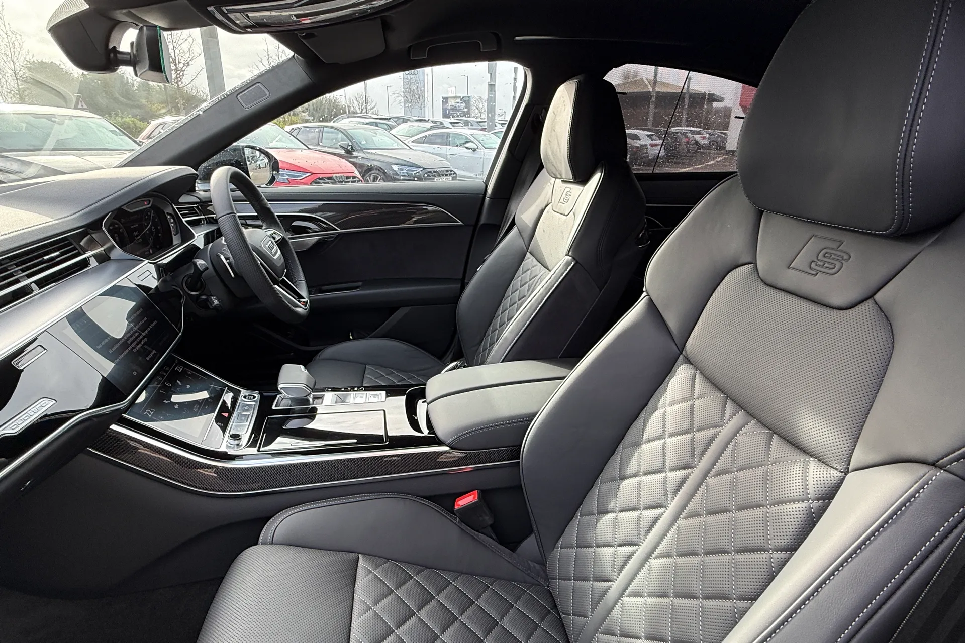 Audi A8 thumbnail image number 44