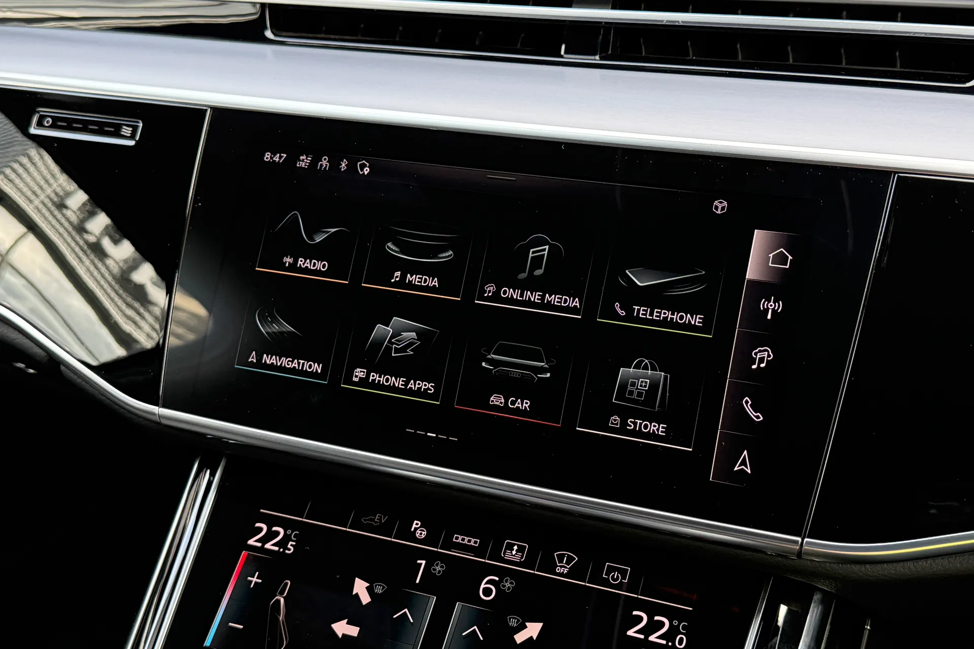 Audi A8 thumbnail image number 32