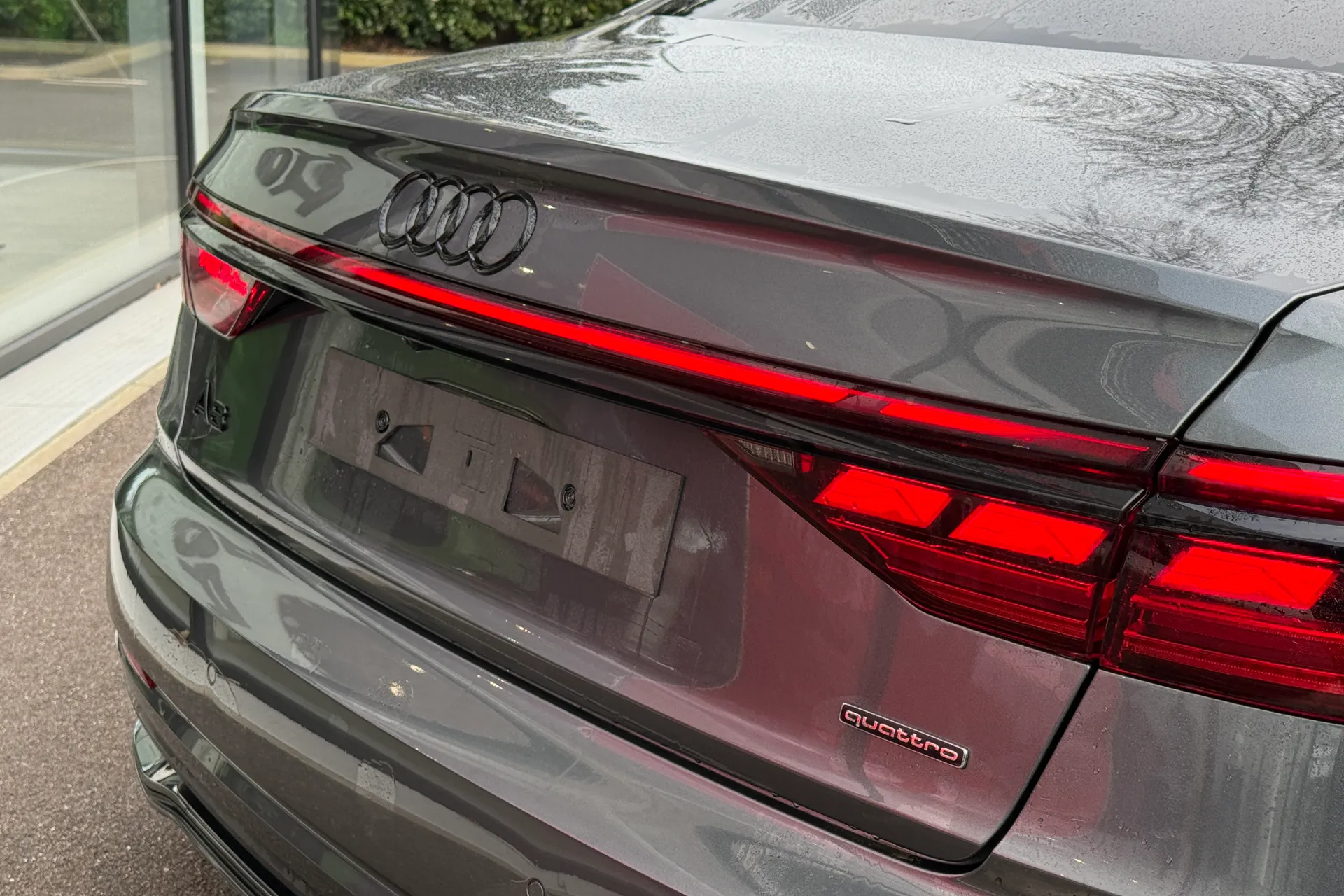 Audi A8 thumbnail image number 18