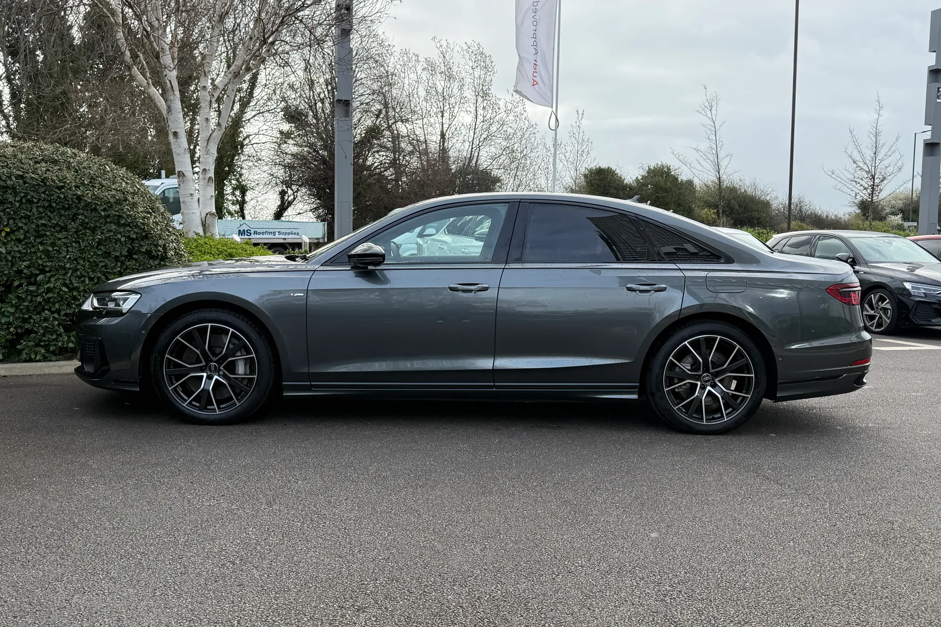 Audi A8 thumbnail image number 38