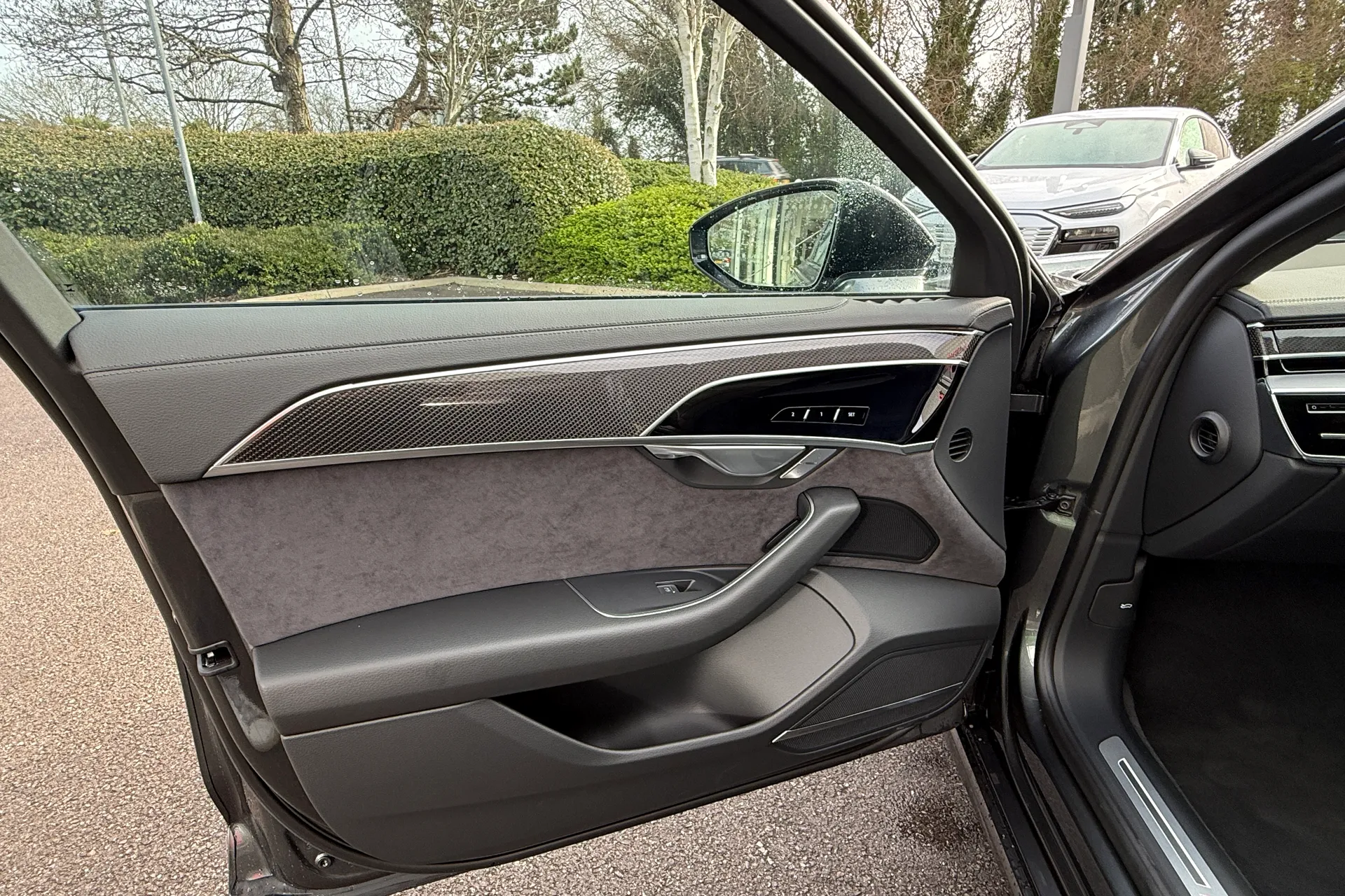 Audi A8 thumbnail image number 46