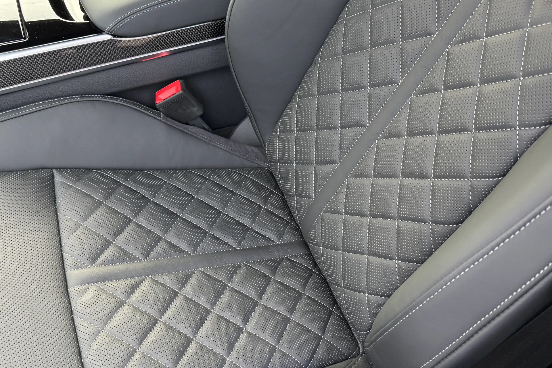 Audi A8 thumbnail image number 49