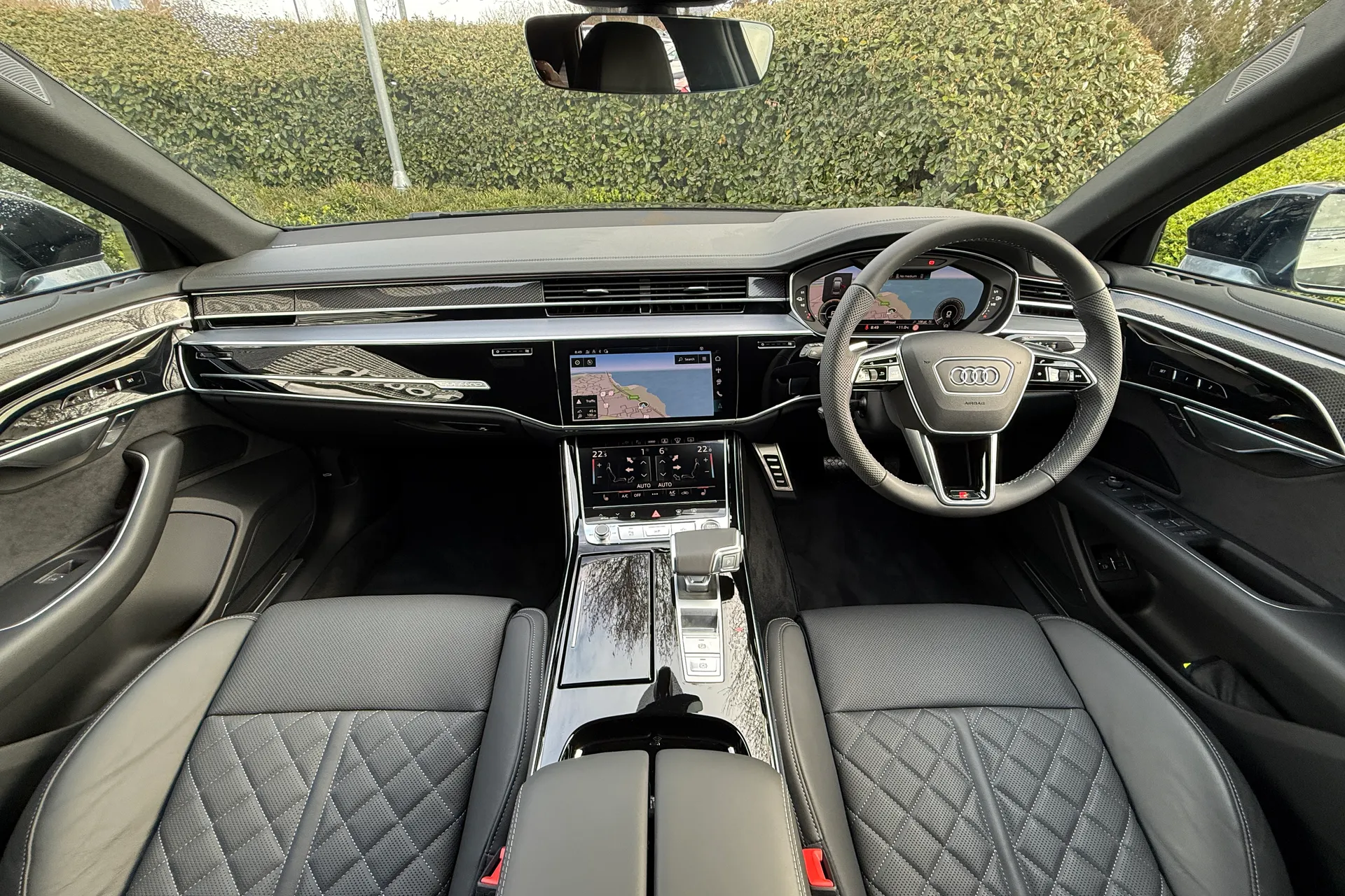 Audi A8 thumbnail image number 3