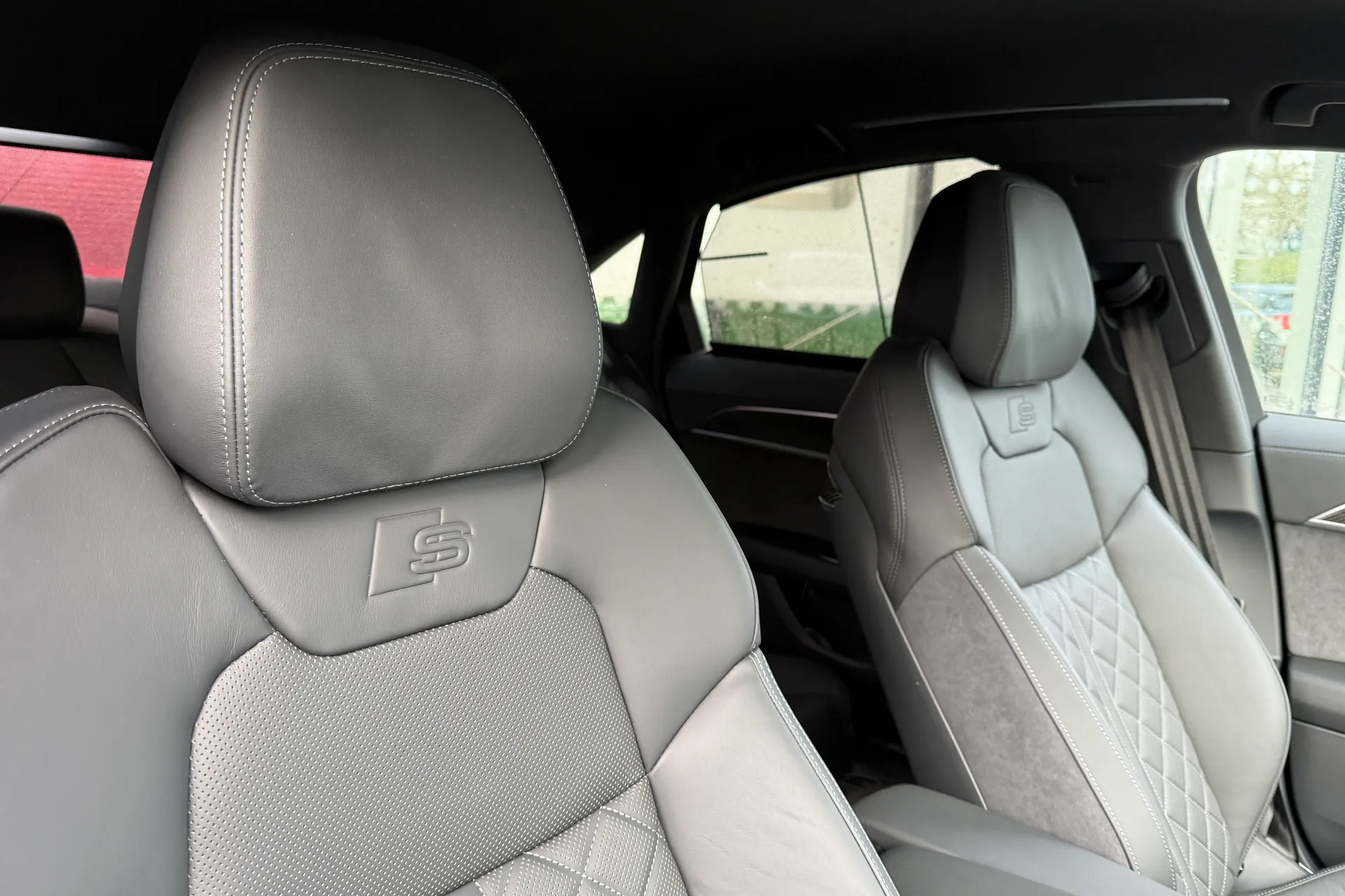 Audi A8 thumbnail image number 28