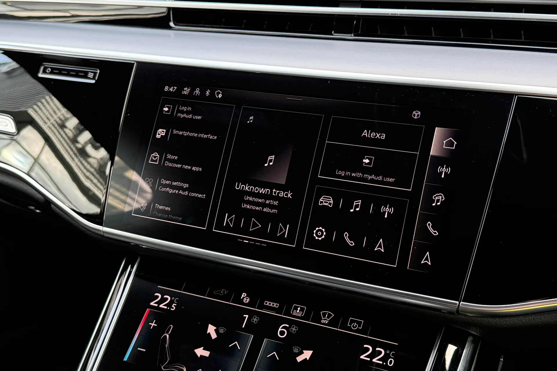 Audi A8 thumbnail image number 37