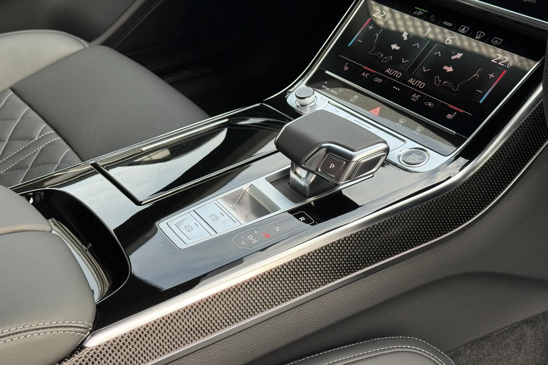 Audi A8 thumbnail image number 5