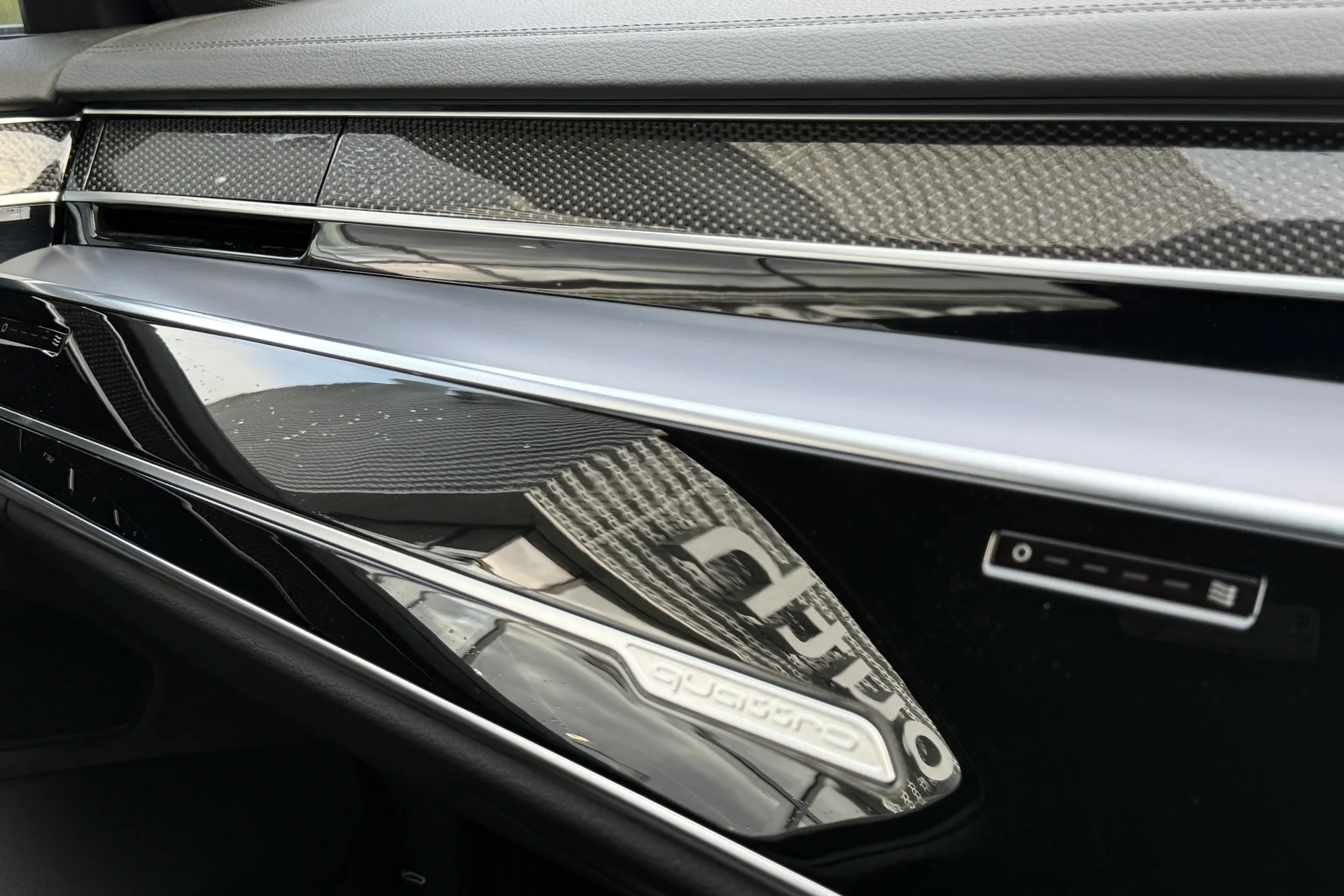 Audi A8 thumbnail image number 51