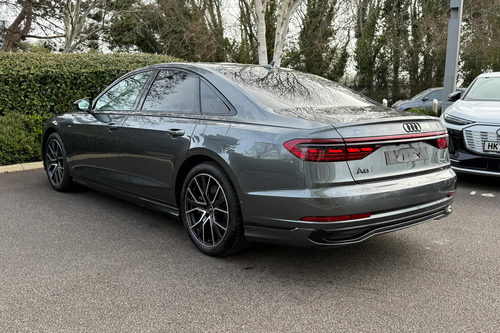 Audi A8 thumbnail image number 36