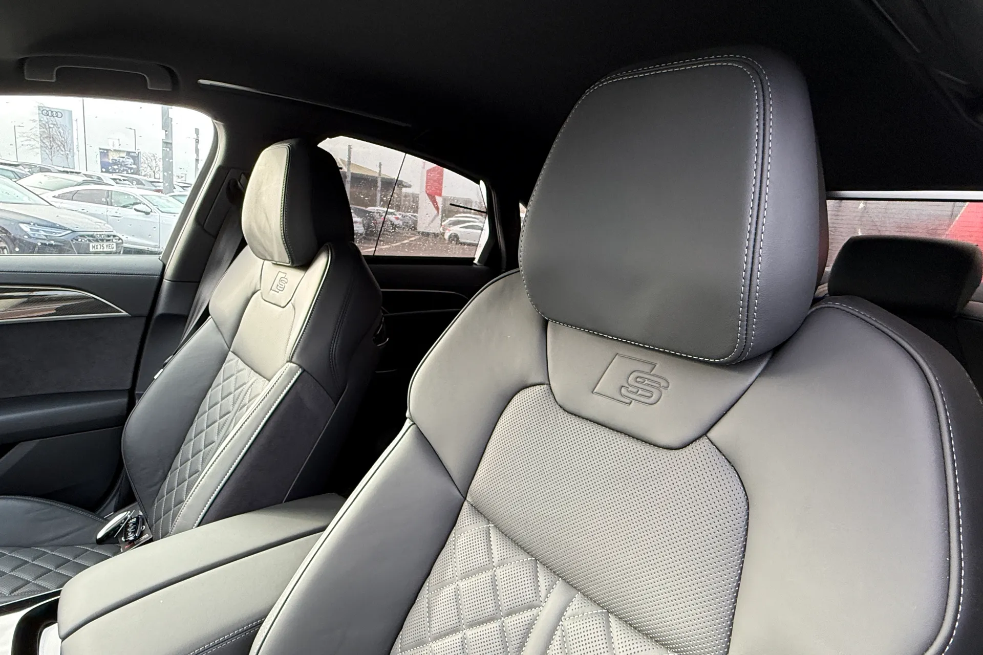 Audi A8 thumbnail image number 23