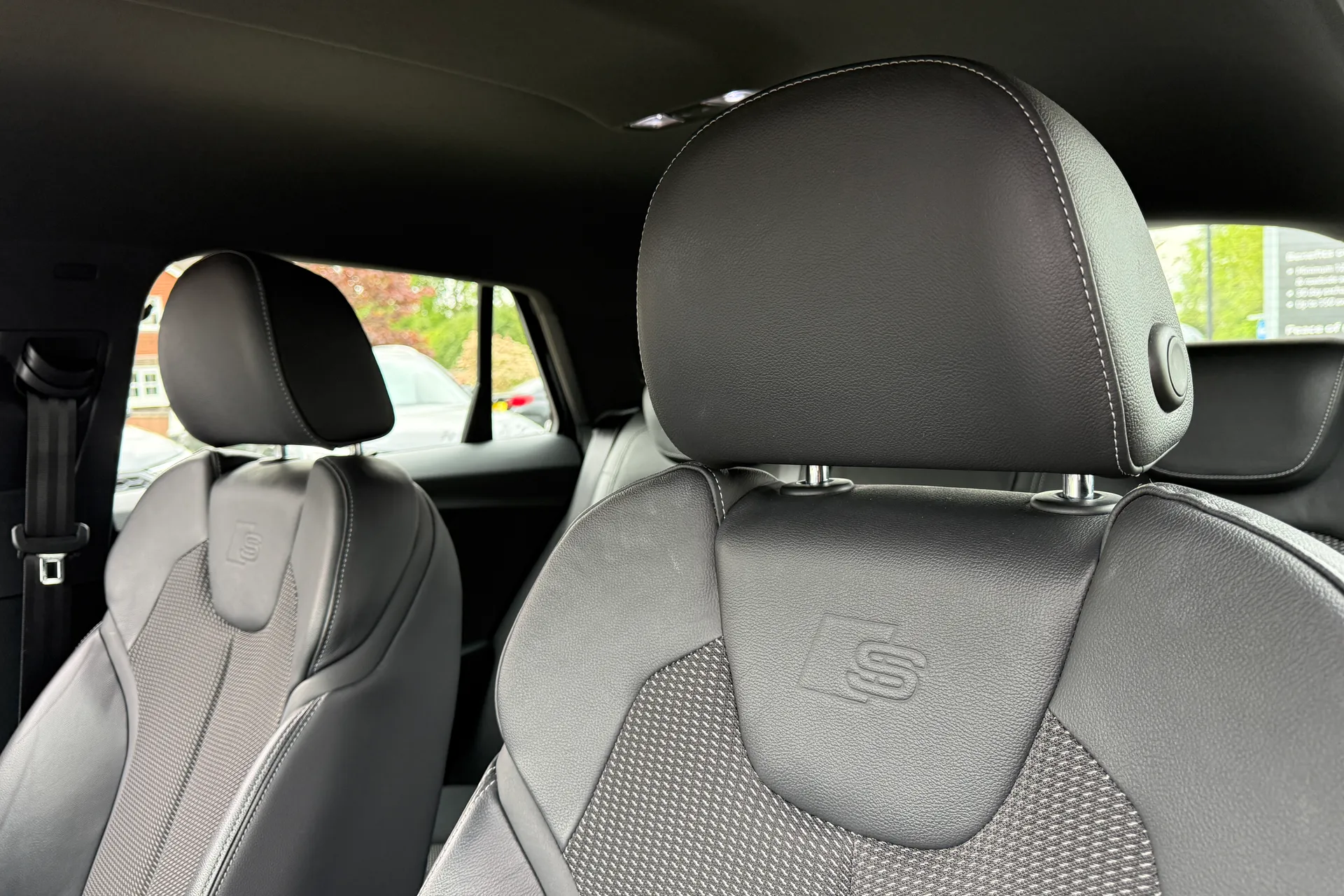 Audi Q2 thumbnail image number 28